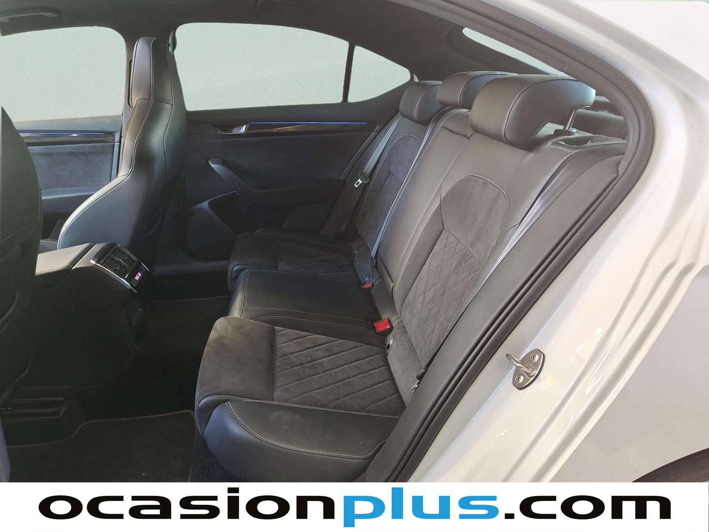 Foto asientos traseros Skoda Superb Skoda Superb 1.5 TSI Sport Line Plus DSG (150 CV)