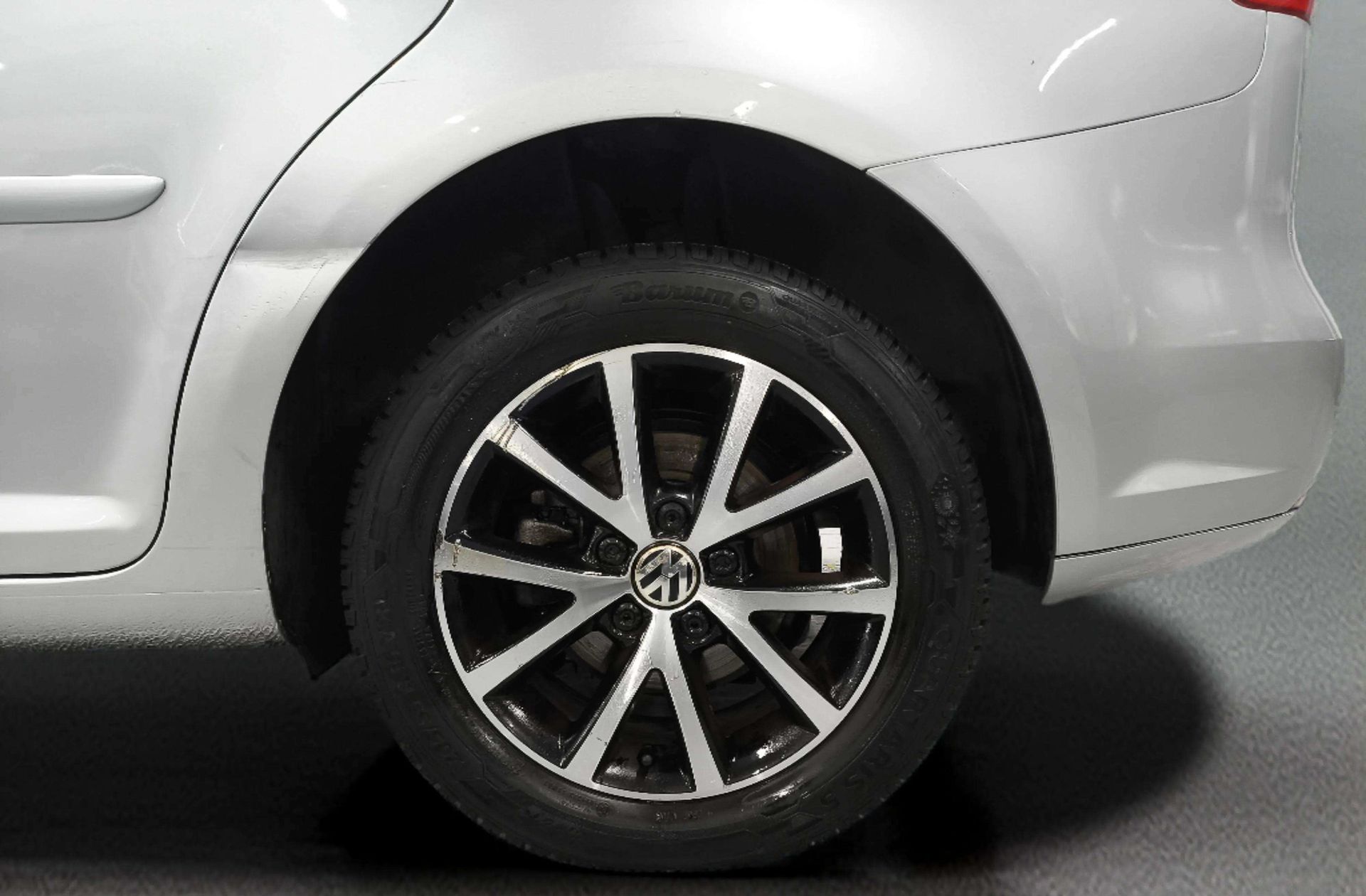 Volkswagen Touran Advance 2.0 TDI - foto 35