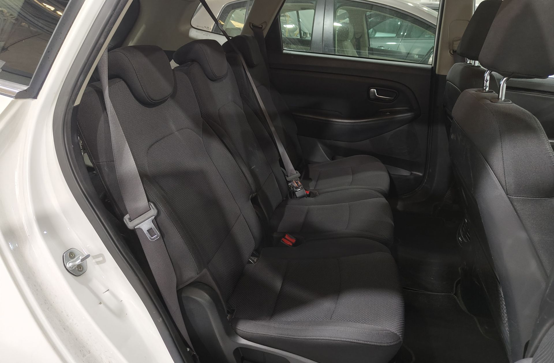 Kia Carens 1.6 GDi Uefa Euro 2016 Eco-Dynamics - foto 17