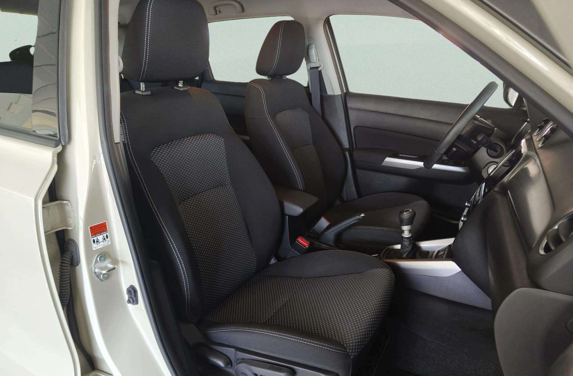 Suzuki Vitara 1.4 T Mild Hybrid GLE - foto 19