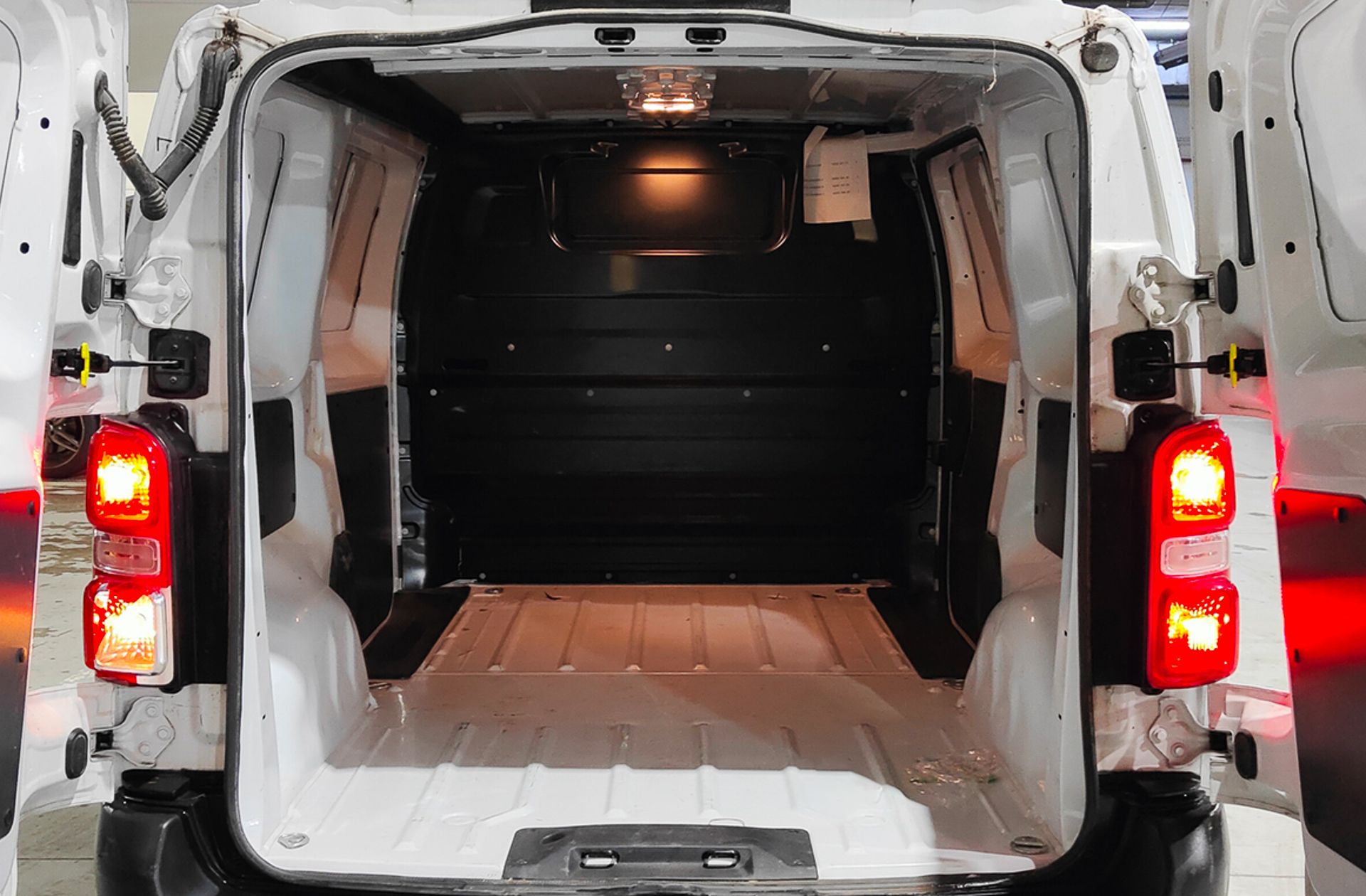 Citroën Jumpy Furgon BlueHDi 120 Talla M 3 plazas - foto 11