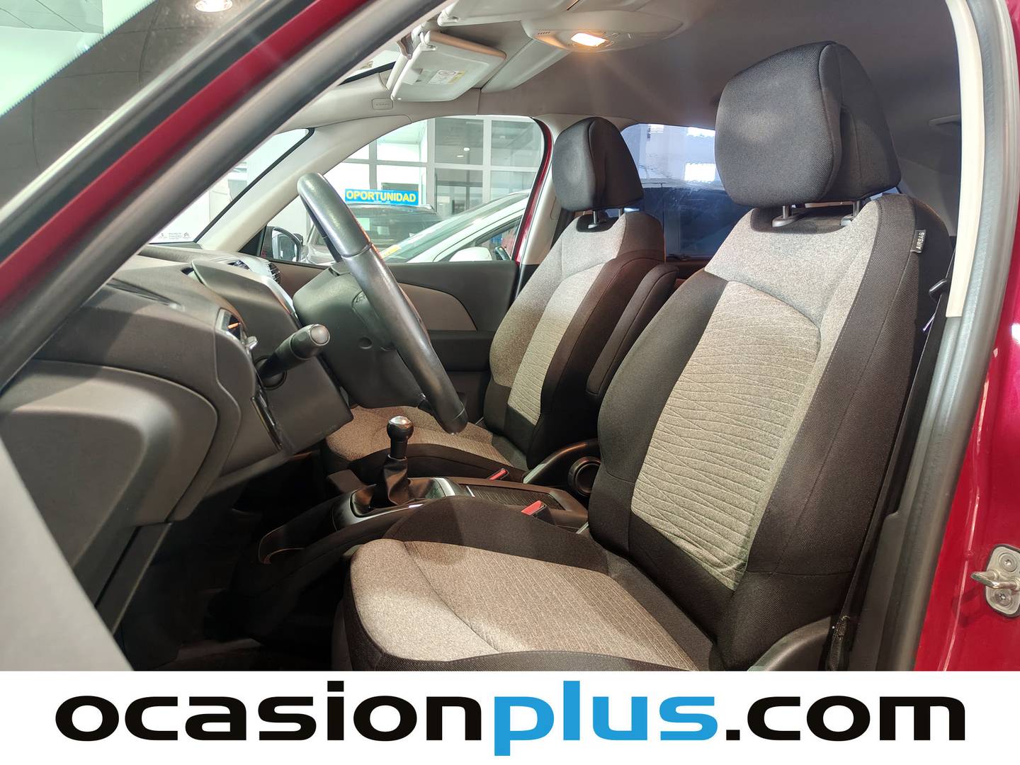Foto asientos delanteros Citroën C4 Picasso Citroën C4 Picasso BlueHDi 100 S&S Live Edition (99 CV)