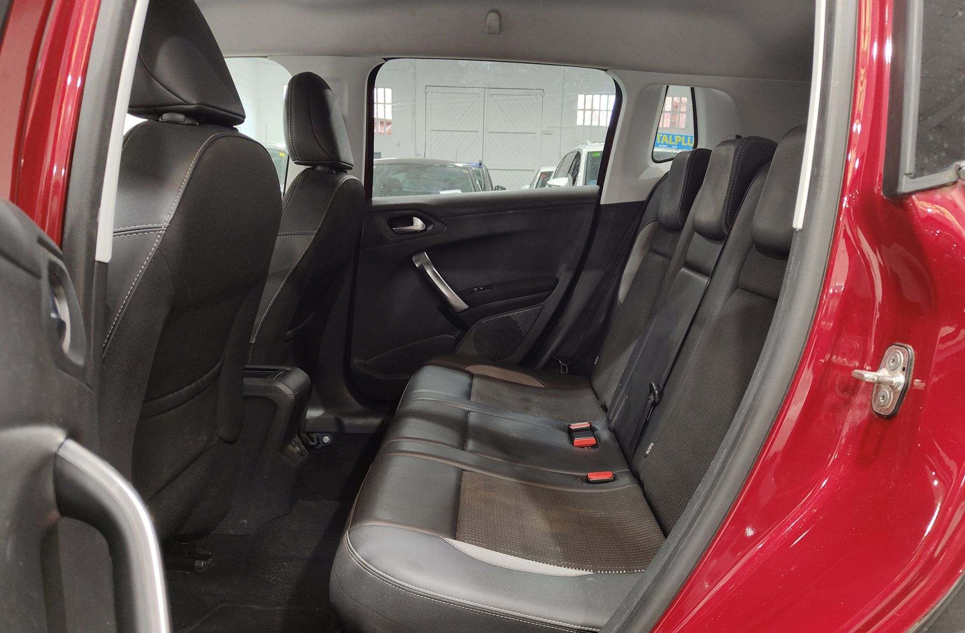 Peugeot 2008 PureTech 110 Allure - foto 12