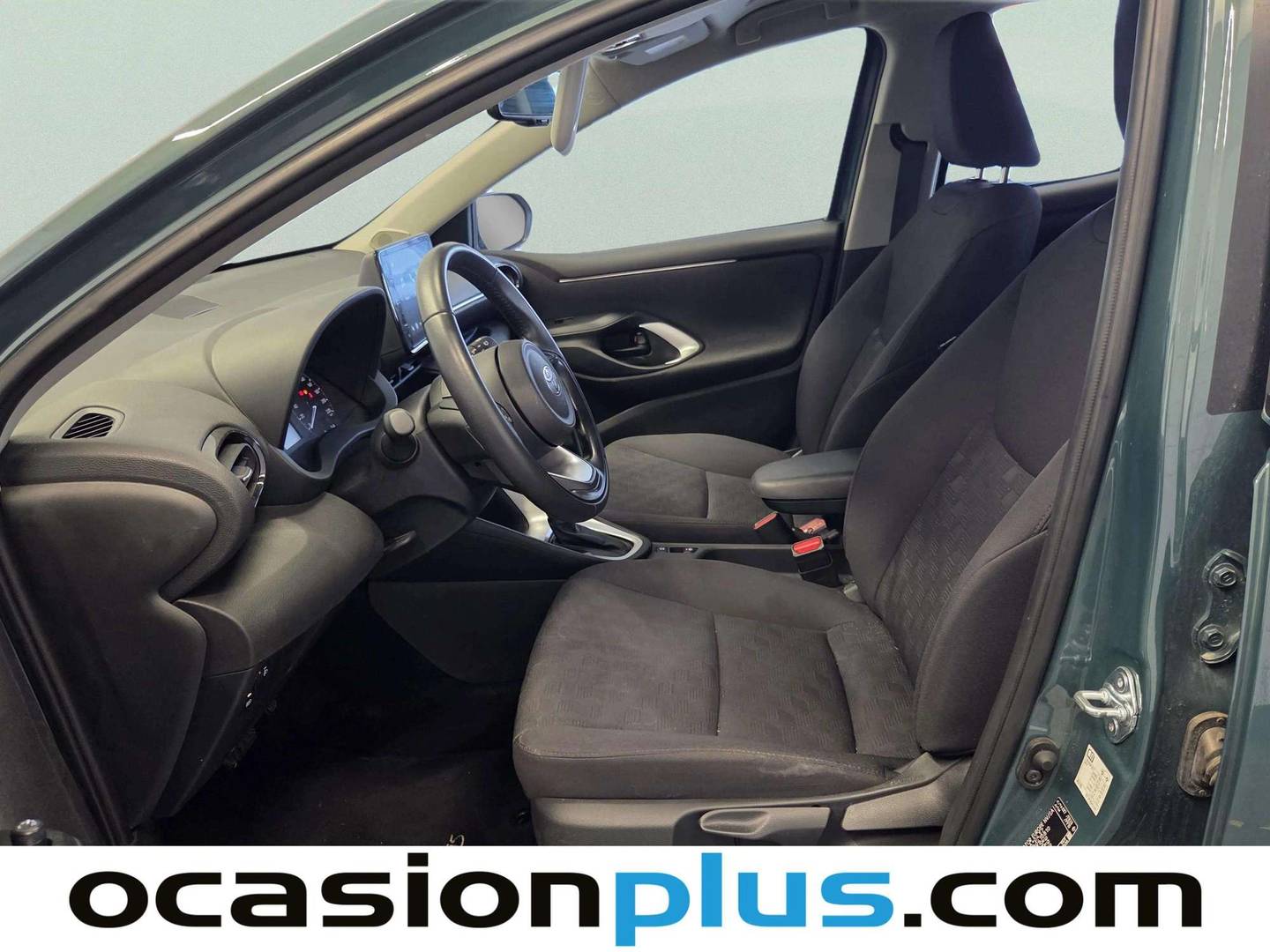 Foto asientos delanteros Toyota Yaris Toyota Yaris 120H Active Plus (116 CV)