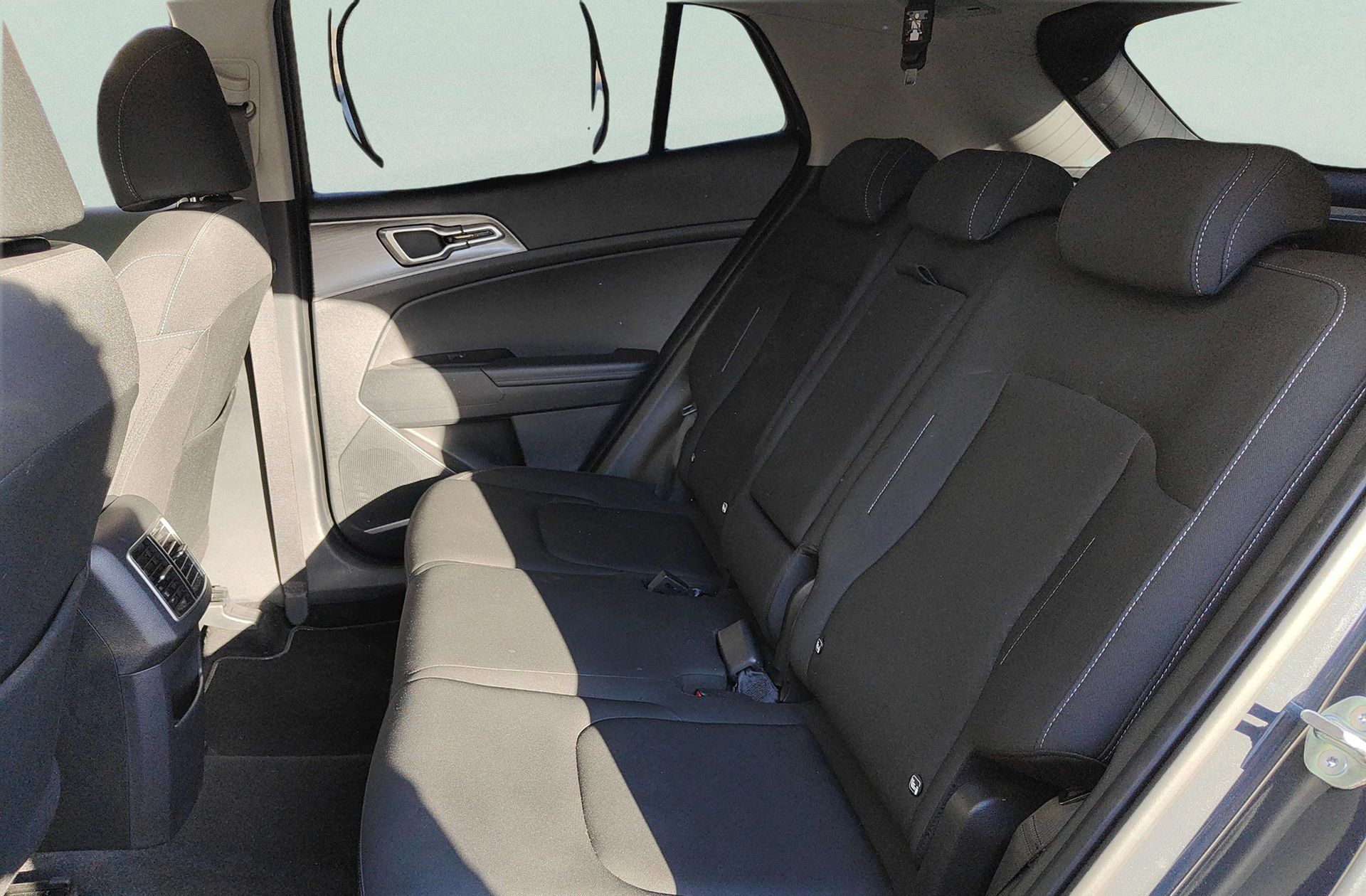 Kia Sportage 1.6 T-GDi Concept 4x2 - foto 12