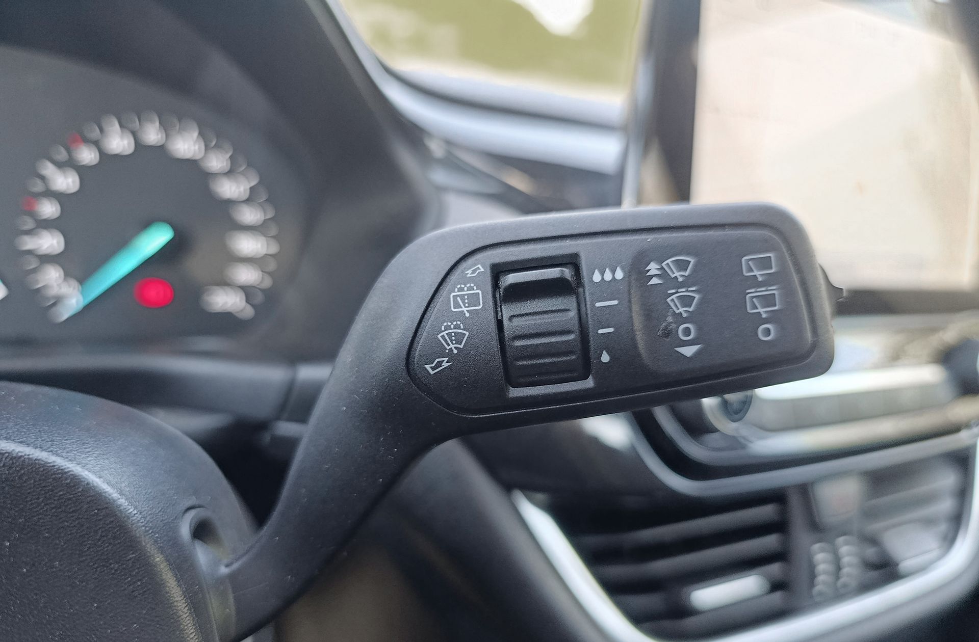 Ford Fiesta 1.0 EcoBoost MHEV ST-Line - foto 30