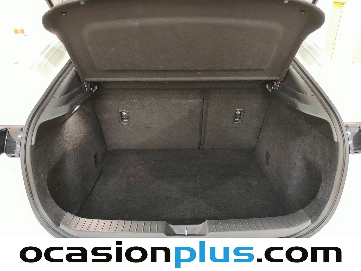 Foto Mazda CX-30 Mazda CX-30 2.5 e-Skyactive G MHEV Prime-Line AT (140 CV)