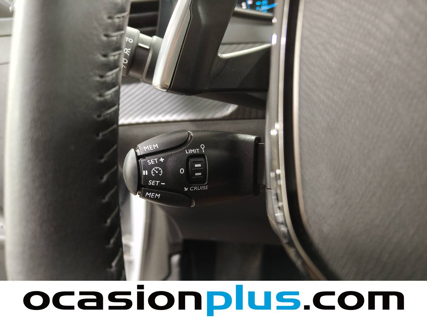 Peugeot 208 Peugeot 208 Style Hybrid 110 eDCS6 (110 CV) automático
