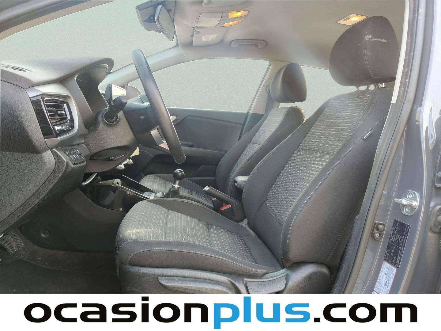 Foto asientos delanteros KIA Stonic KIA Stonic 1.2 DPi Drive (84 CV)