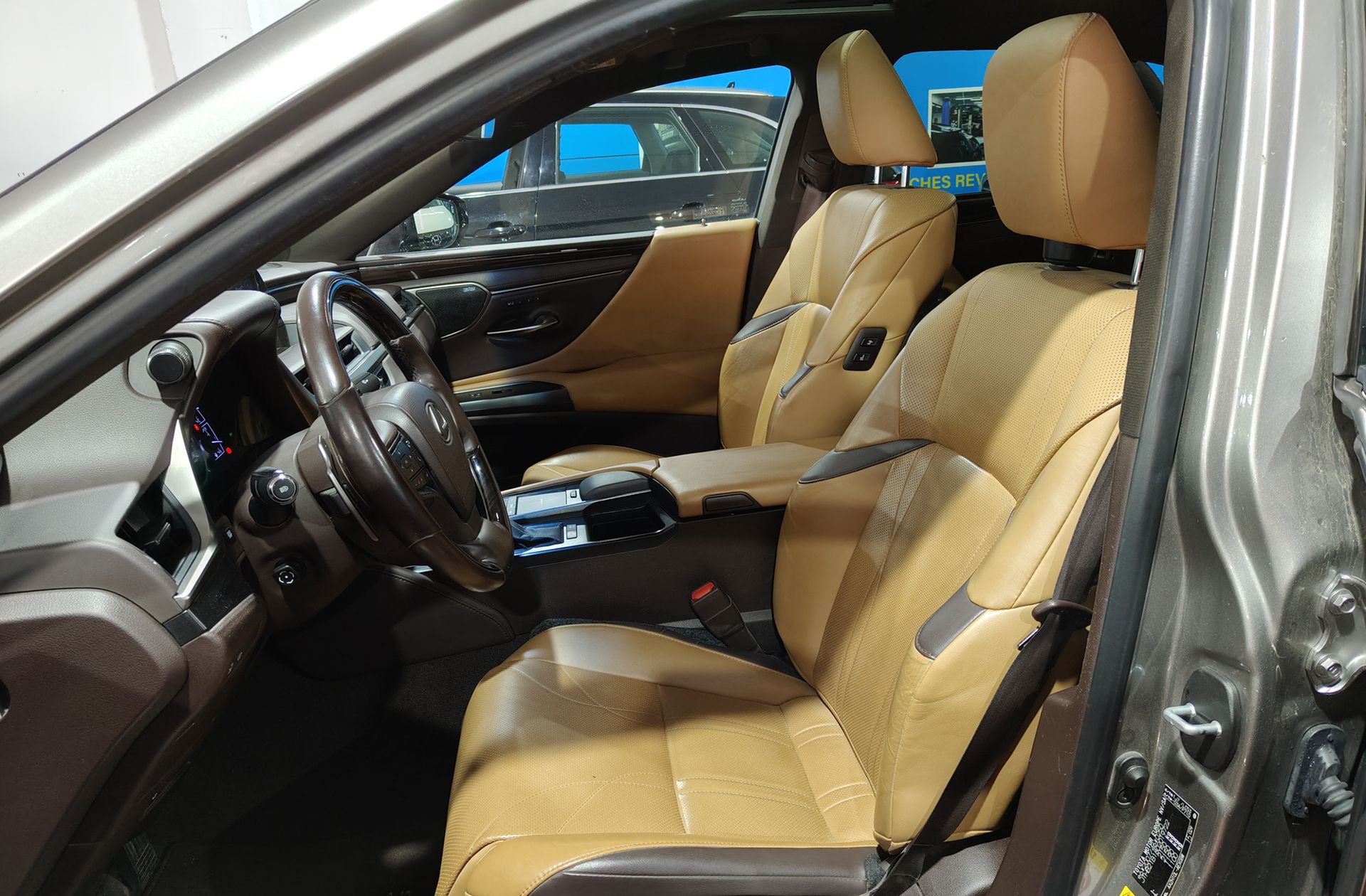 Lexus ES 300h Luxury - foto 23