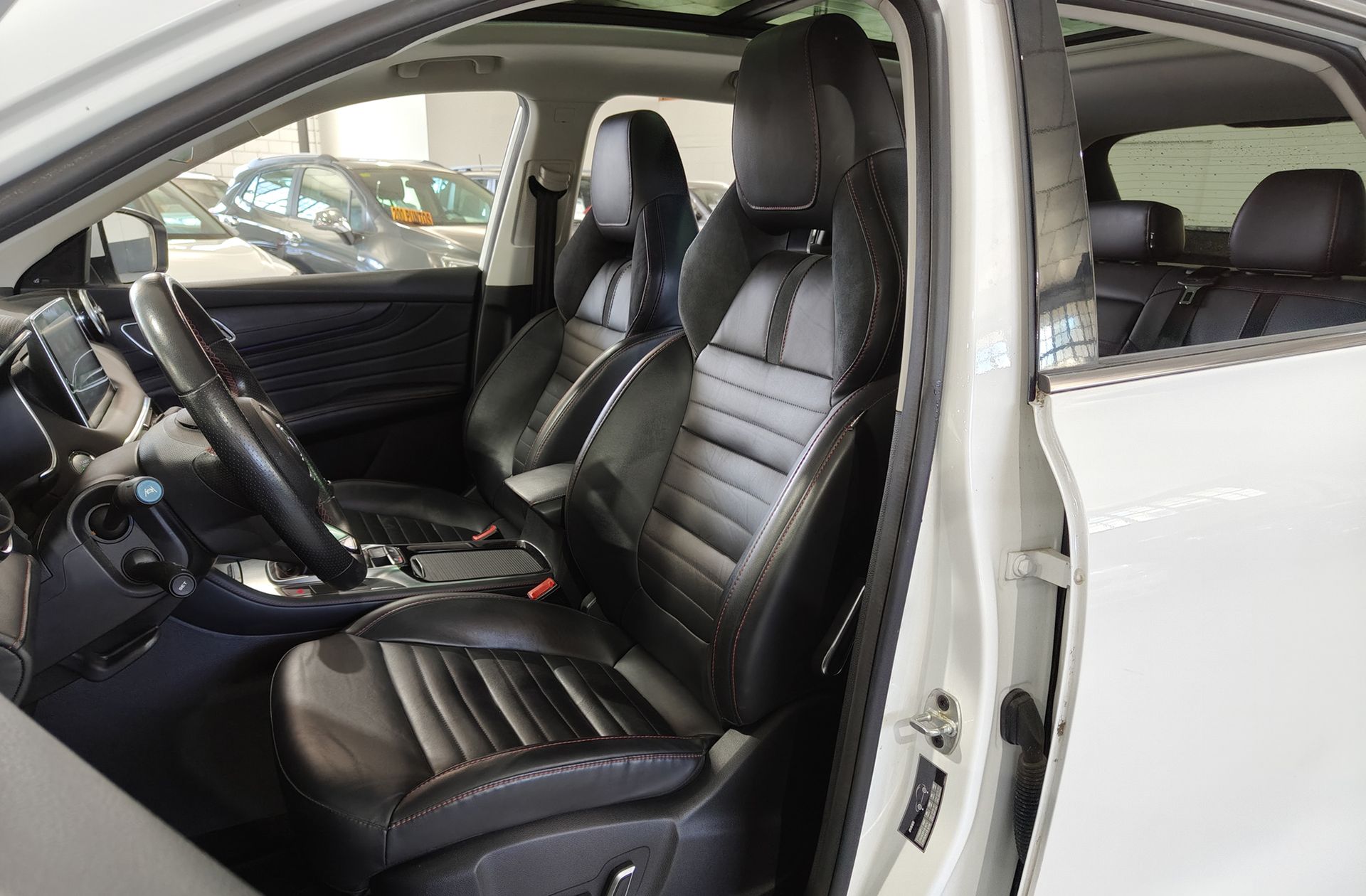 MG HS 1.5 Turbo GDI Luxury DCT - foto 14