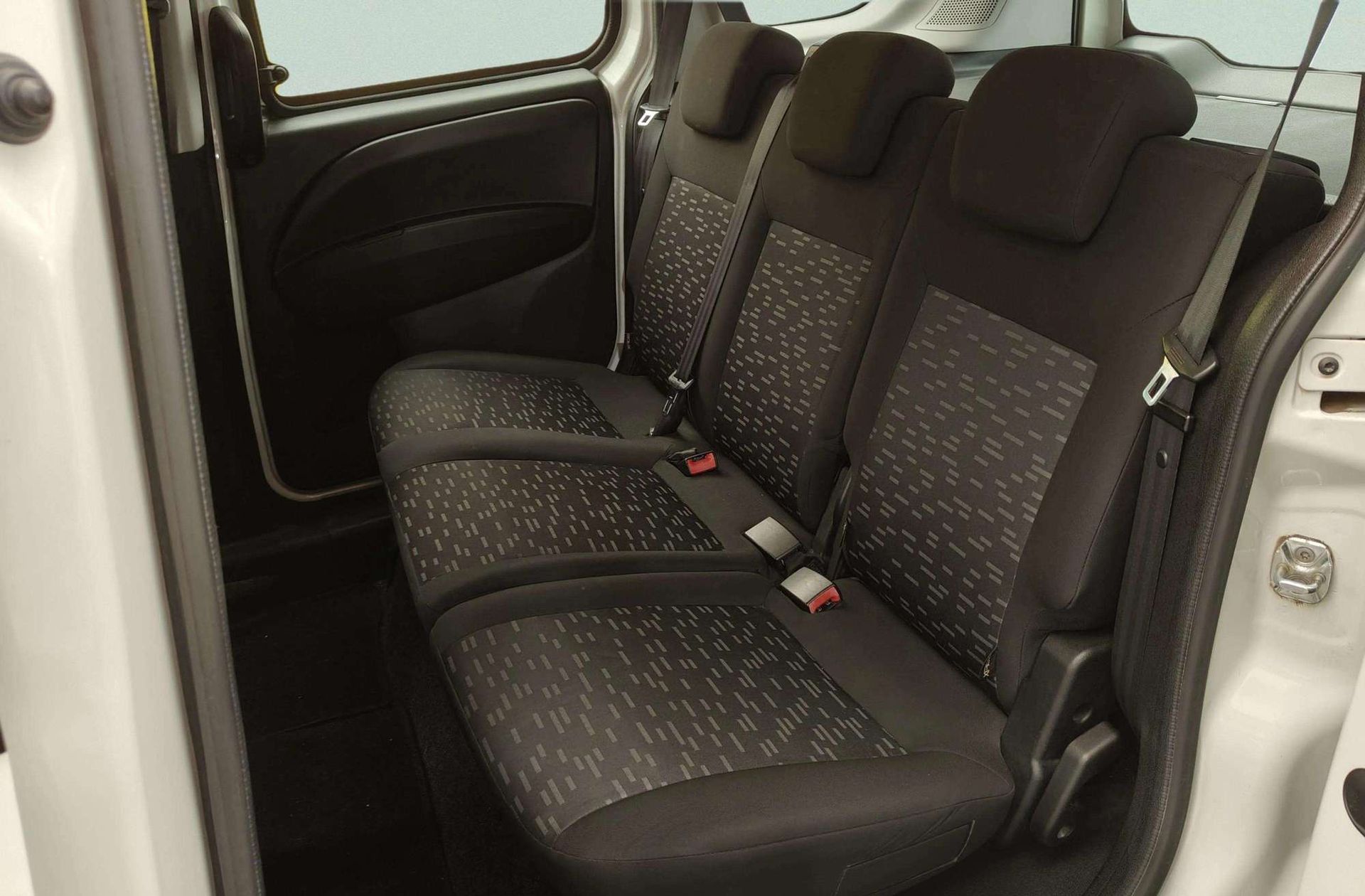 Opel Combo 1.3 CDTI Expression L1H1 - foto 9