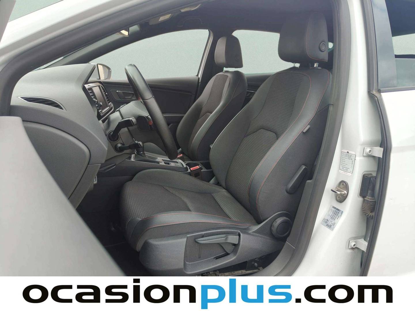 Foto asientos delanteros Seat León SEAT León 1.5 TSI S&S FR Edition Plus DSG (150 CV)