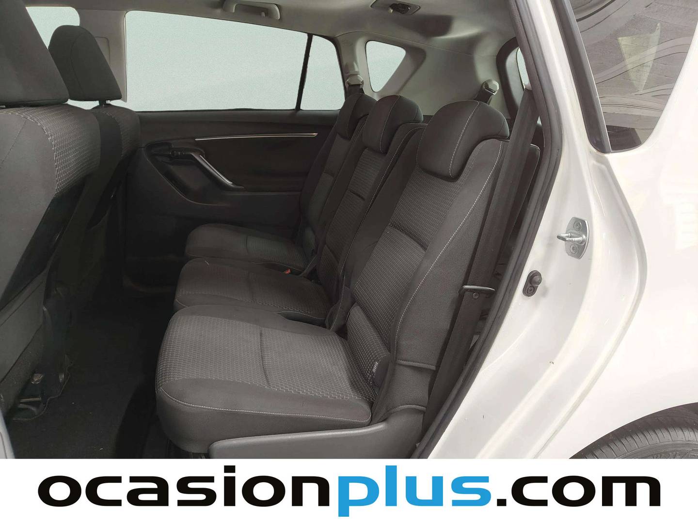 Foto asientos traseros Toyota Verso Toyota Verso 115D Advance (112 CV) 7 Plazas