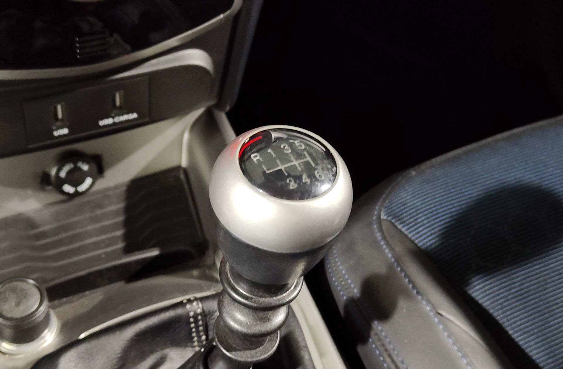 SsangYong Tivoli G16 GLP Limited 4x2 - foto 5