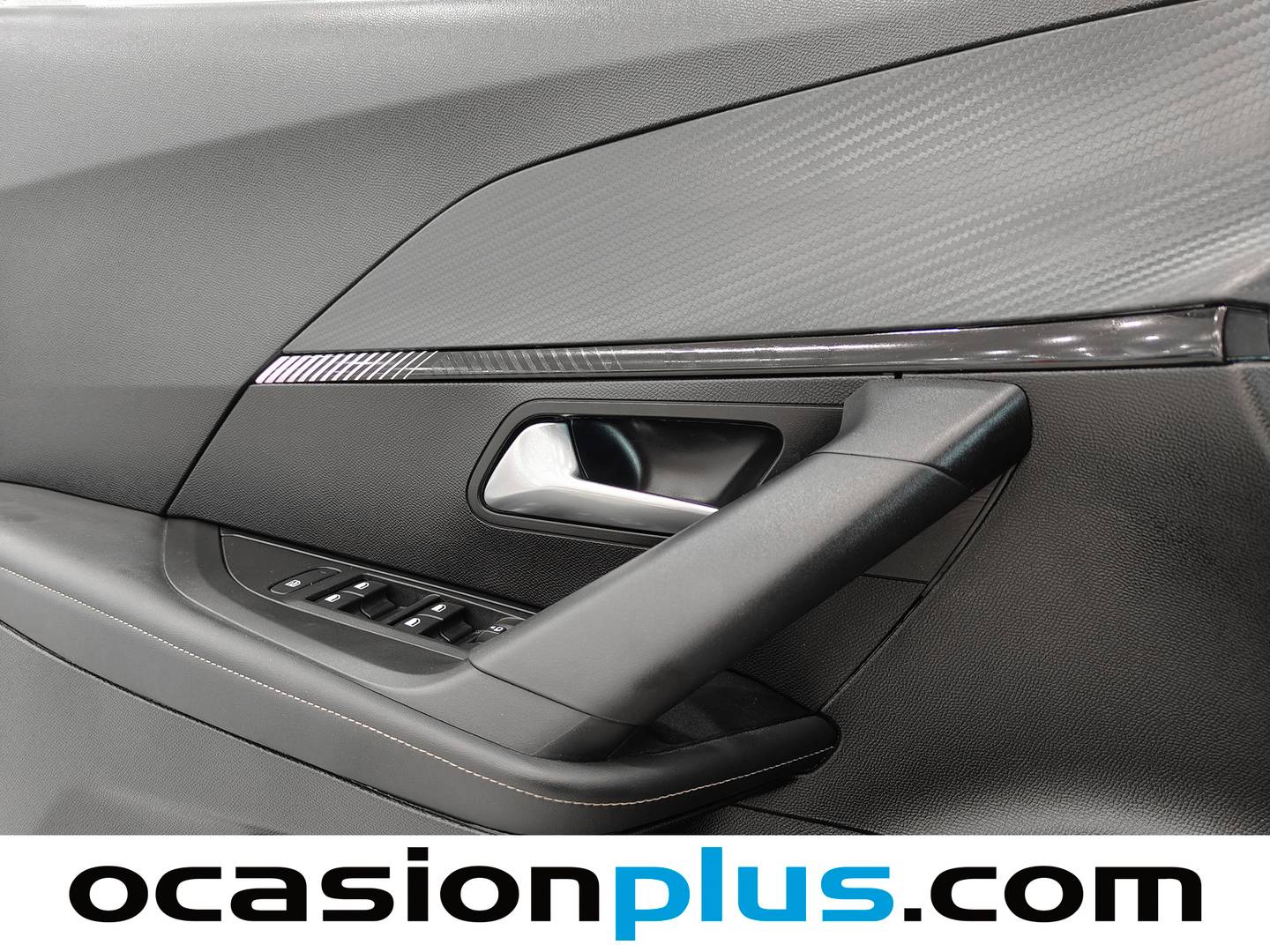 Peugeot 2008 Peugeot 2008 Allure Hybrid eDCS6 (145 CV) 2025