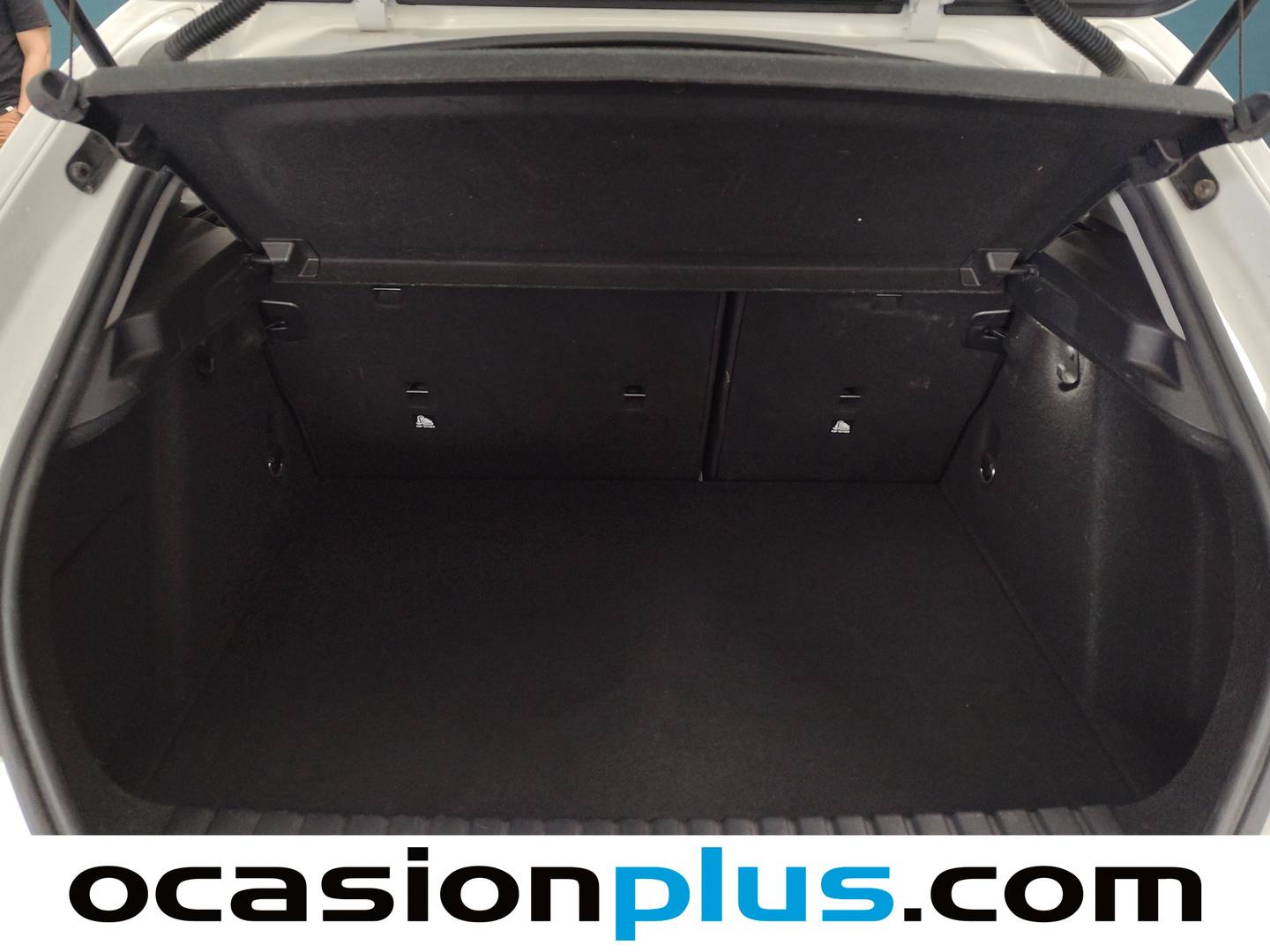 Fotos maletero BMW Serie 1 BMW Serie 1 118i  (140 CV)