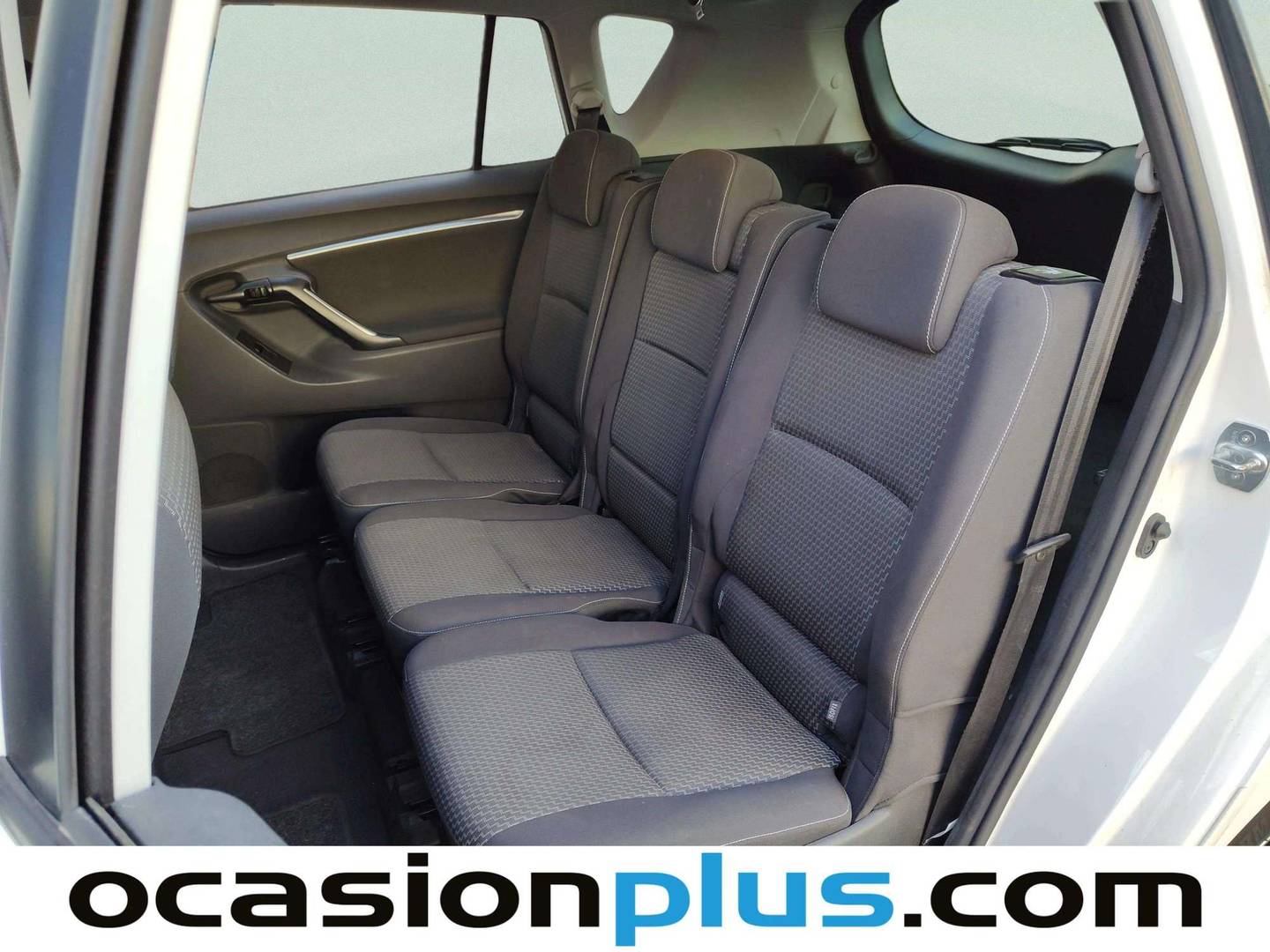 Foto asientos traseros Toyota Verso Toyota Verso 115D Advance (112 CV)