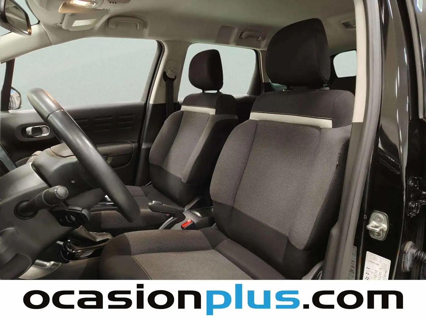 Foto Citroën C3 Aircross Citroen C3 Aircross PureTech 130 Shine Pack EAT6 (131 CV)