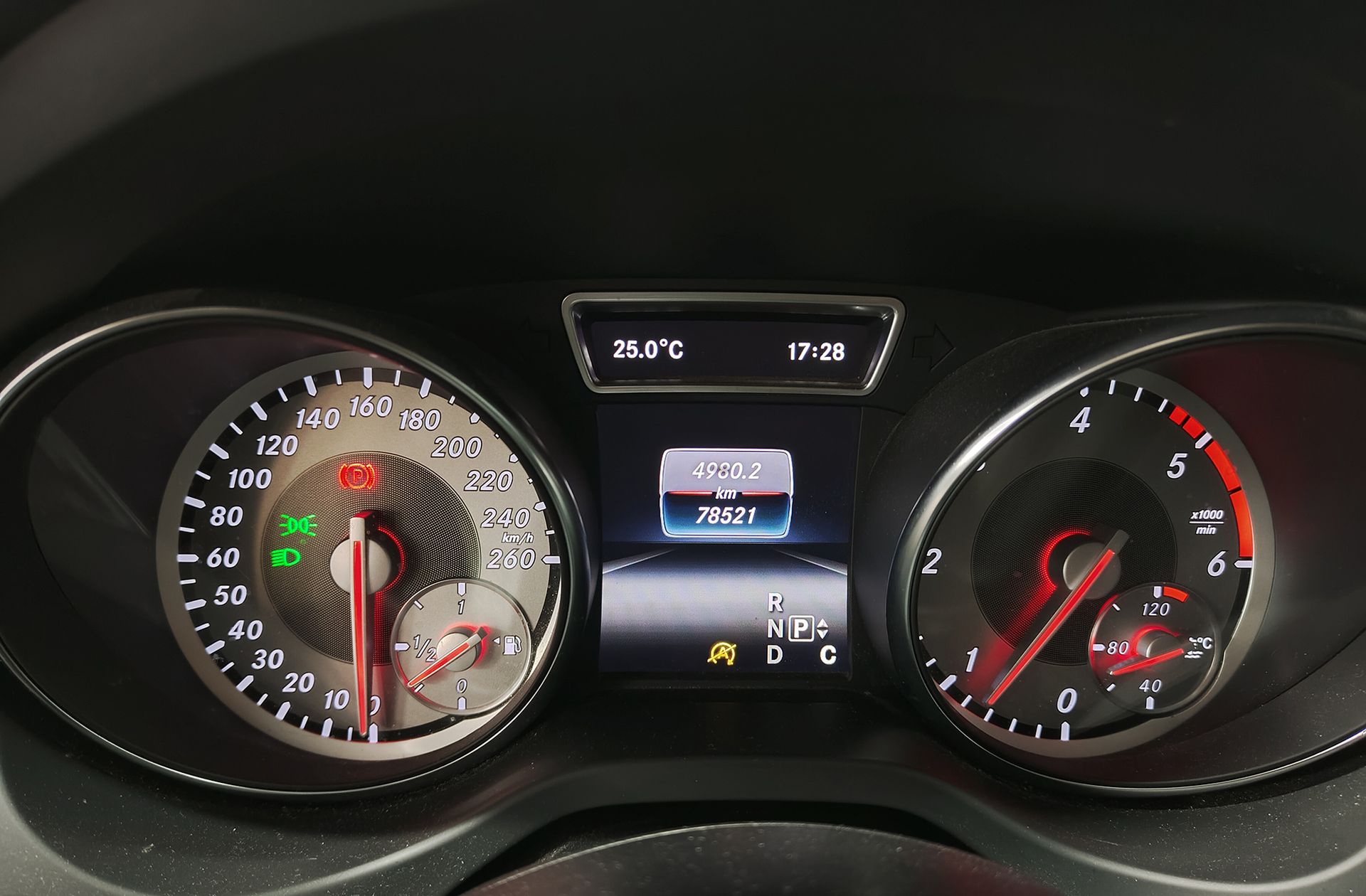 Mercedes-Benz GLA 220 d Style - foto 25