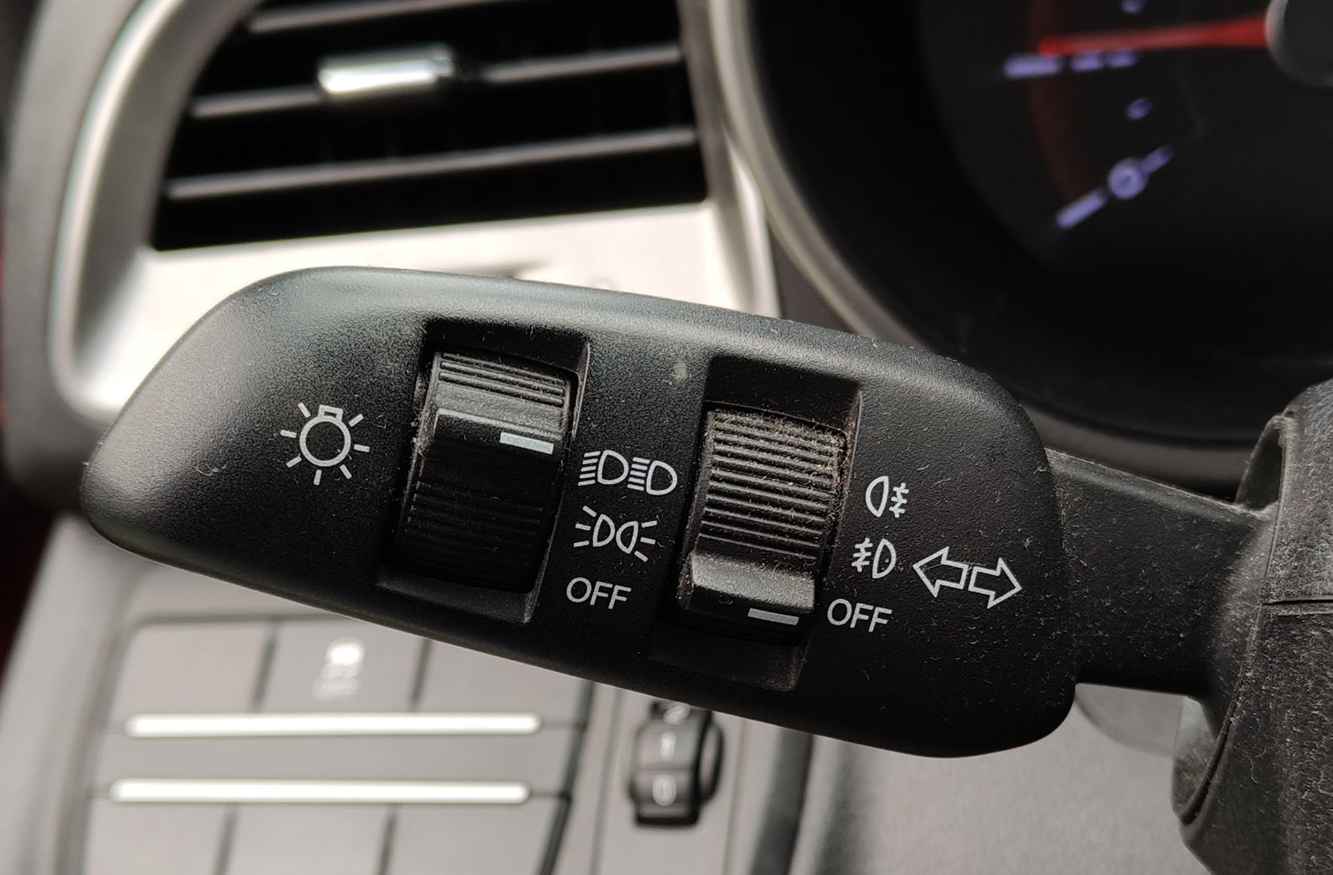 SsangYong Tivoli G16 1.6 Premium 4x2 - foto 20