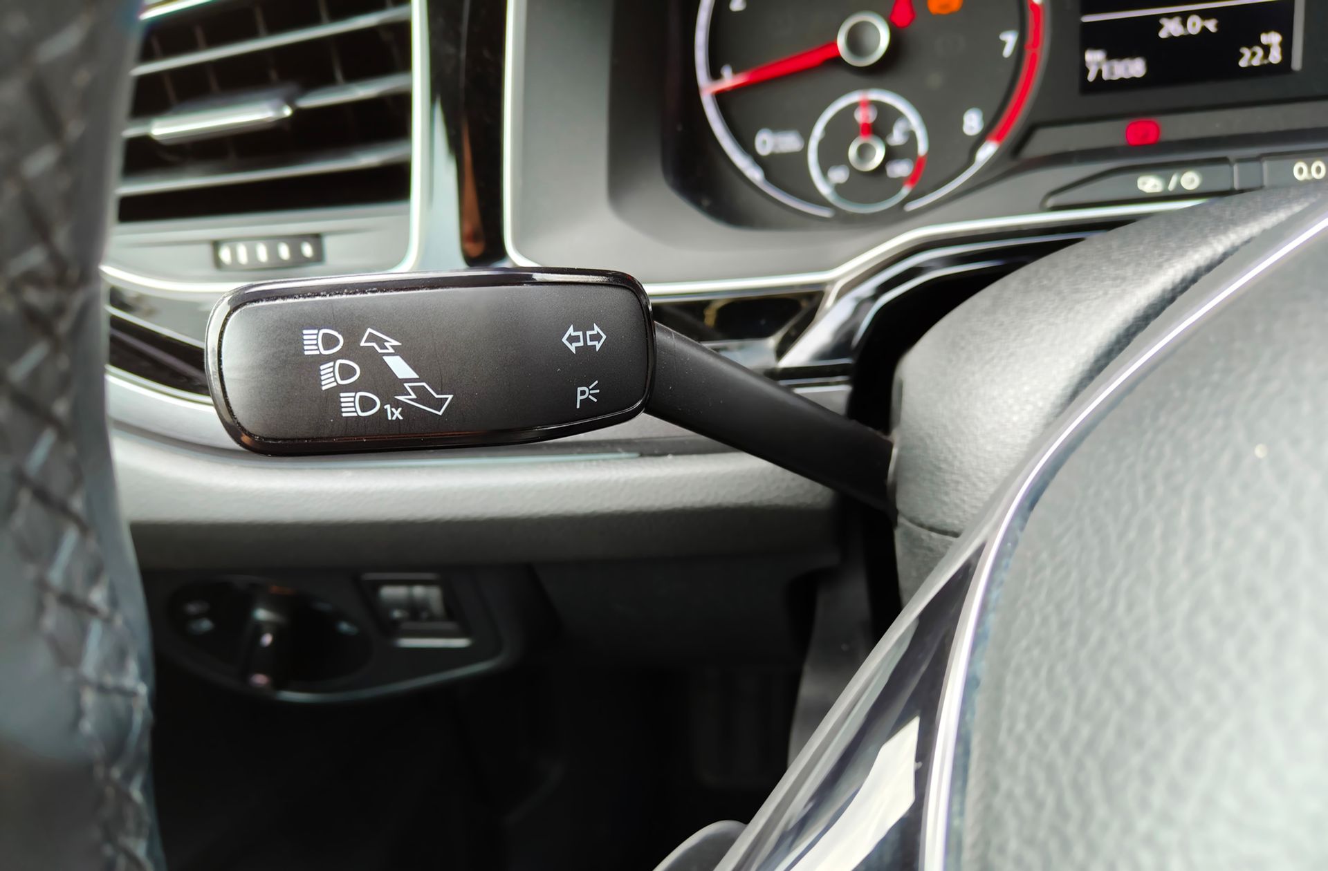 Volkswagen Polo Sport 1.0 TSI DSG - foto 26