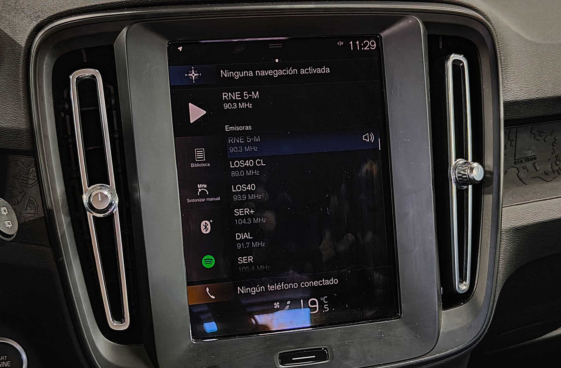 Volvo XC40 T2 Momentum Core - foto 36