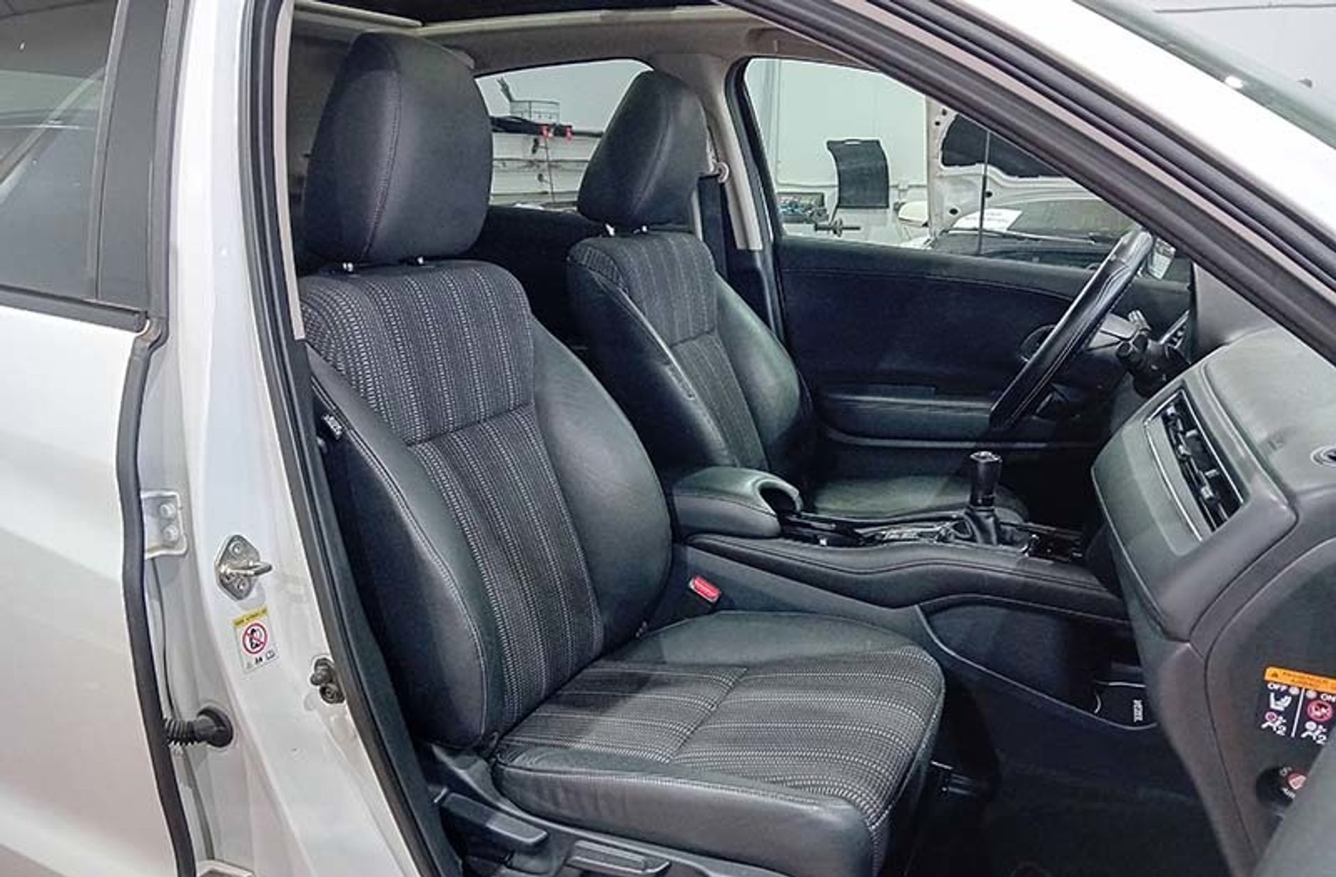 Honda HR-V 1.6 i-DTEC Executive - foto 21