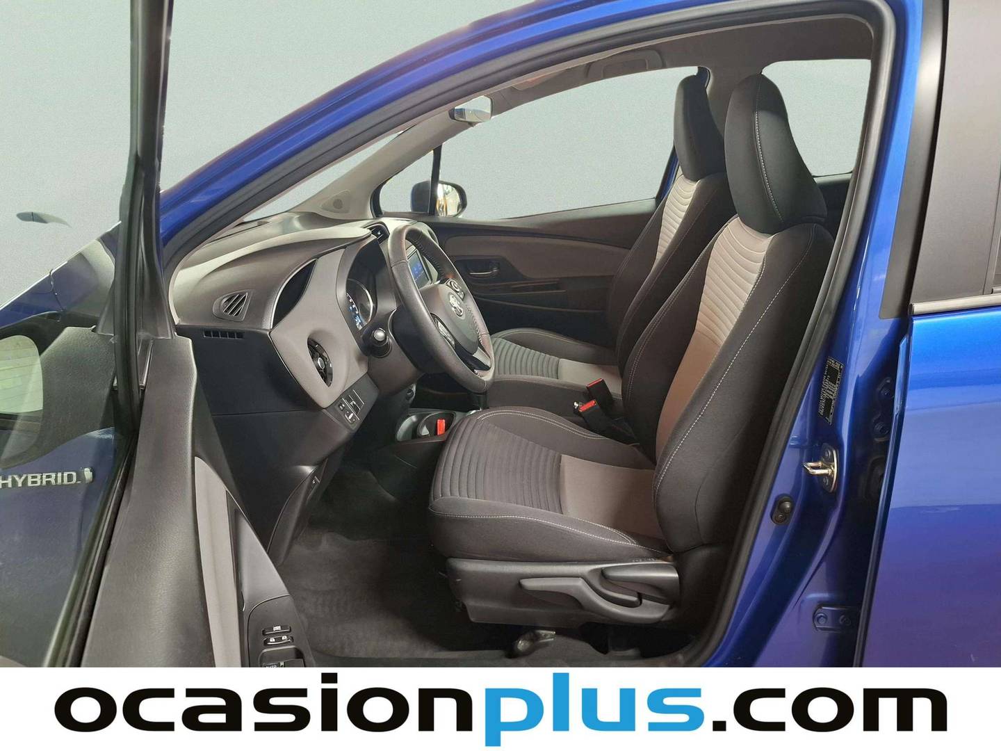 Foto asientos delanteros Toyota Yaris Toyota Yaris 100H Feel (100 CV)
