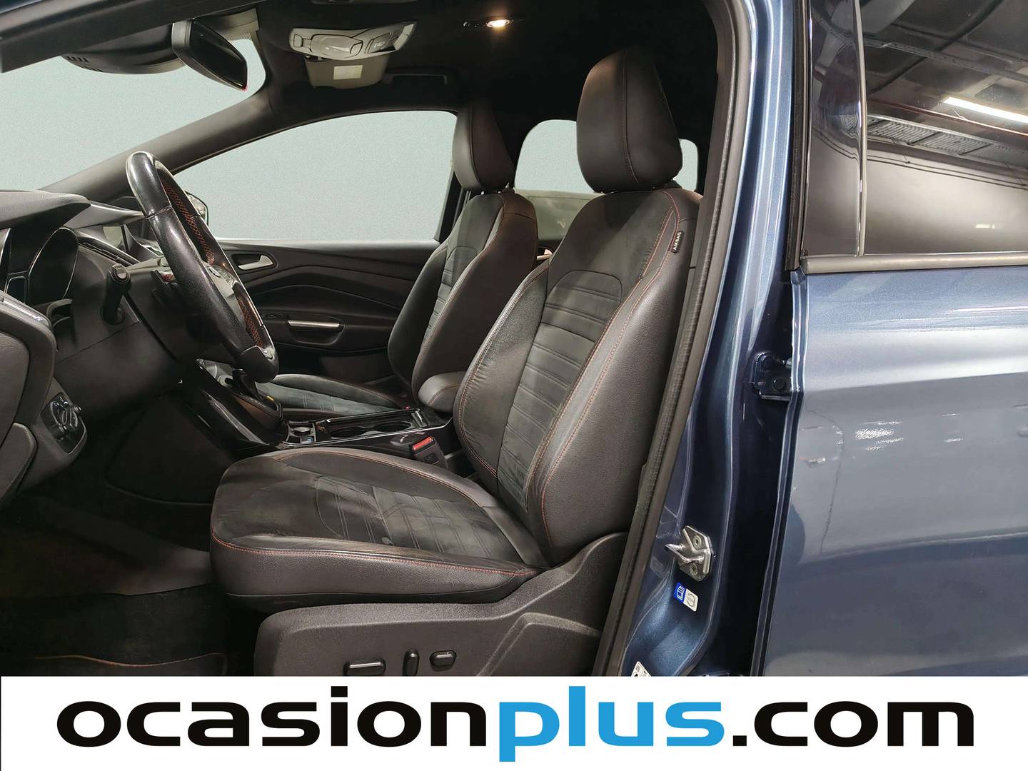 Foto asientos delanteros Ford Kuga Ford Kuga 1.5 EcoBoost ST-Line Limited Edition 4x4 Auto (176 CV)