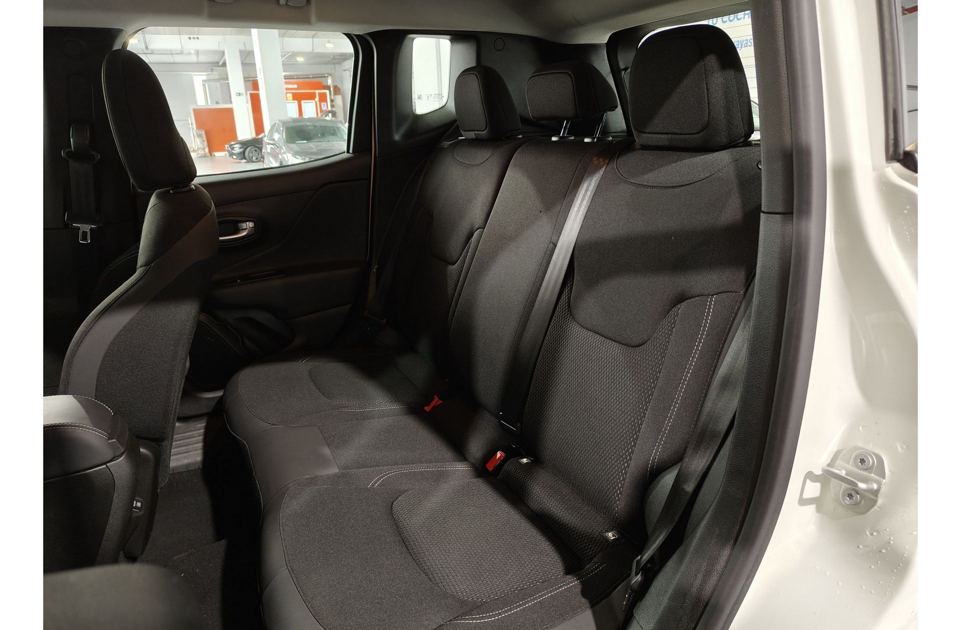 Jeep Renegade eHybrid 1.5 Limited ATX - foto 16