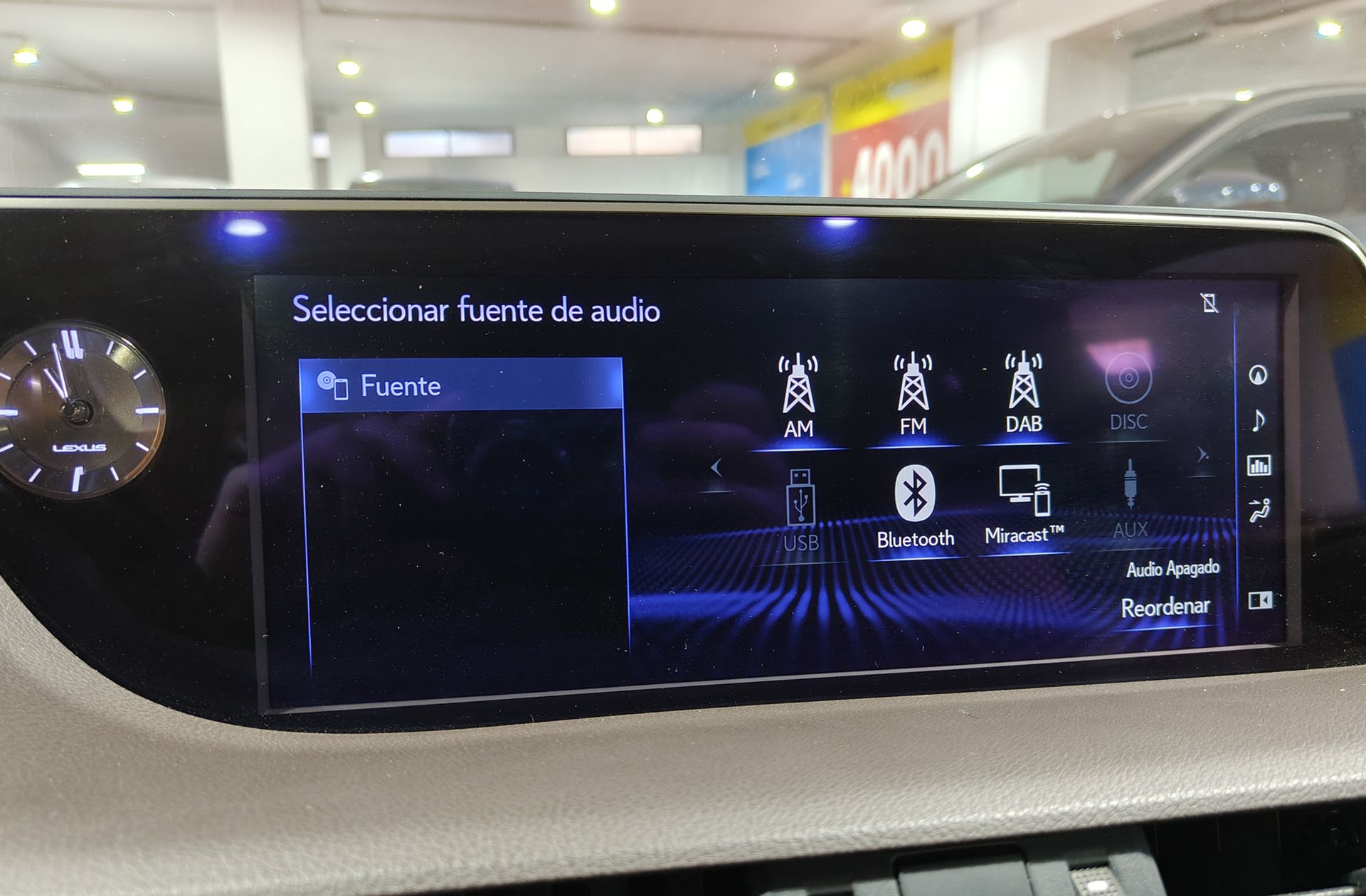 Lexus ES 300h Luxury - foto 19