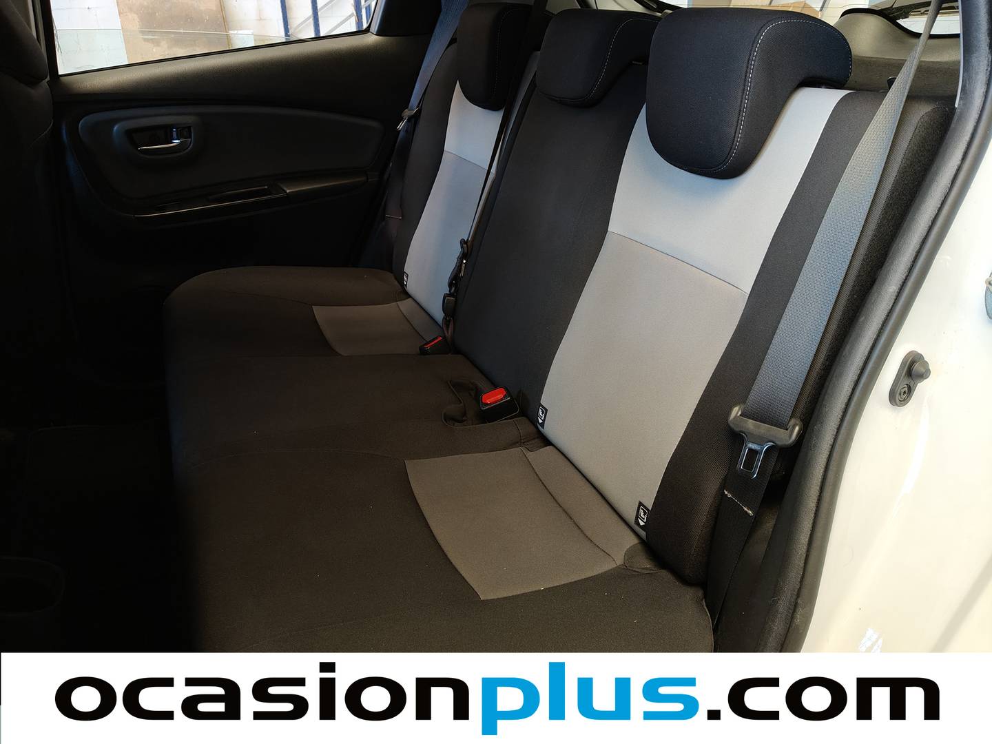 Foto asientos traseros Toyota Yaris Toyota Yaris 1.5 100H Active (100 CV)