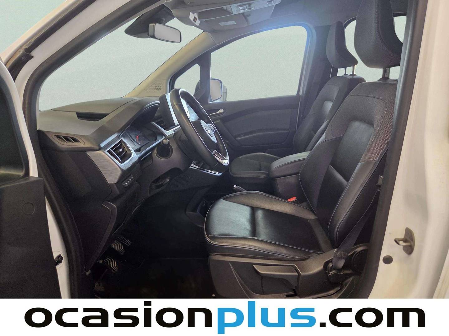 Foto asientos delanteros Nissan Townstar Nissan Townstar 1.3G L1 N-Connecta (130 CV)