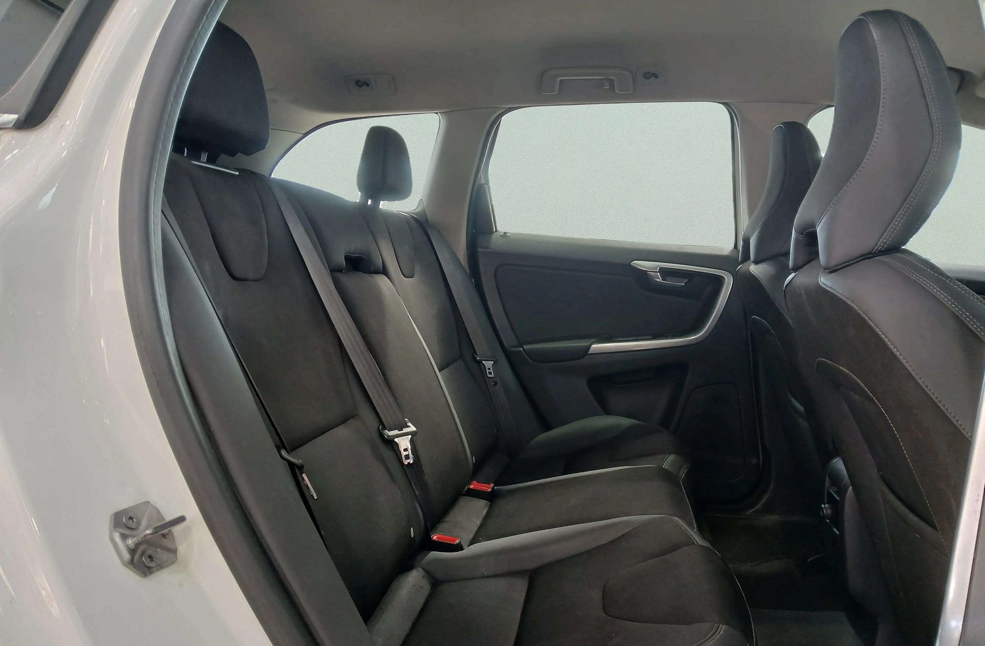 Volvo XC60 D3 Momentum - foto 15