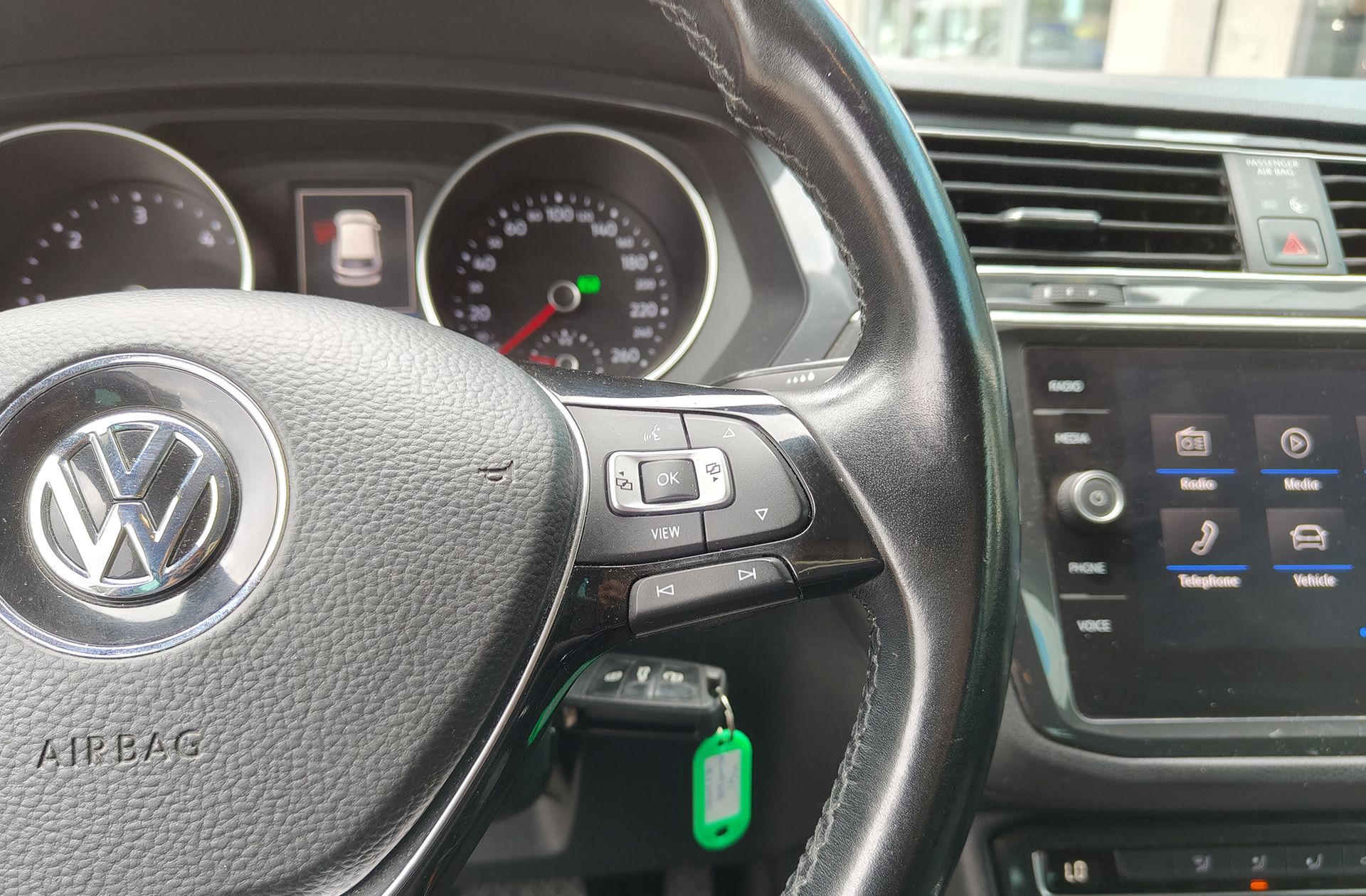 Volkswagen Tiguan Advance 2.0 TDI DSG Pack R-line - foto 30