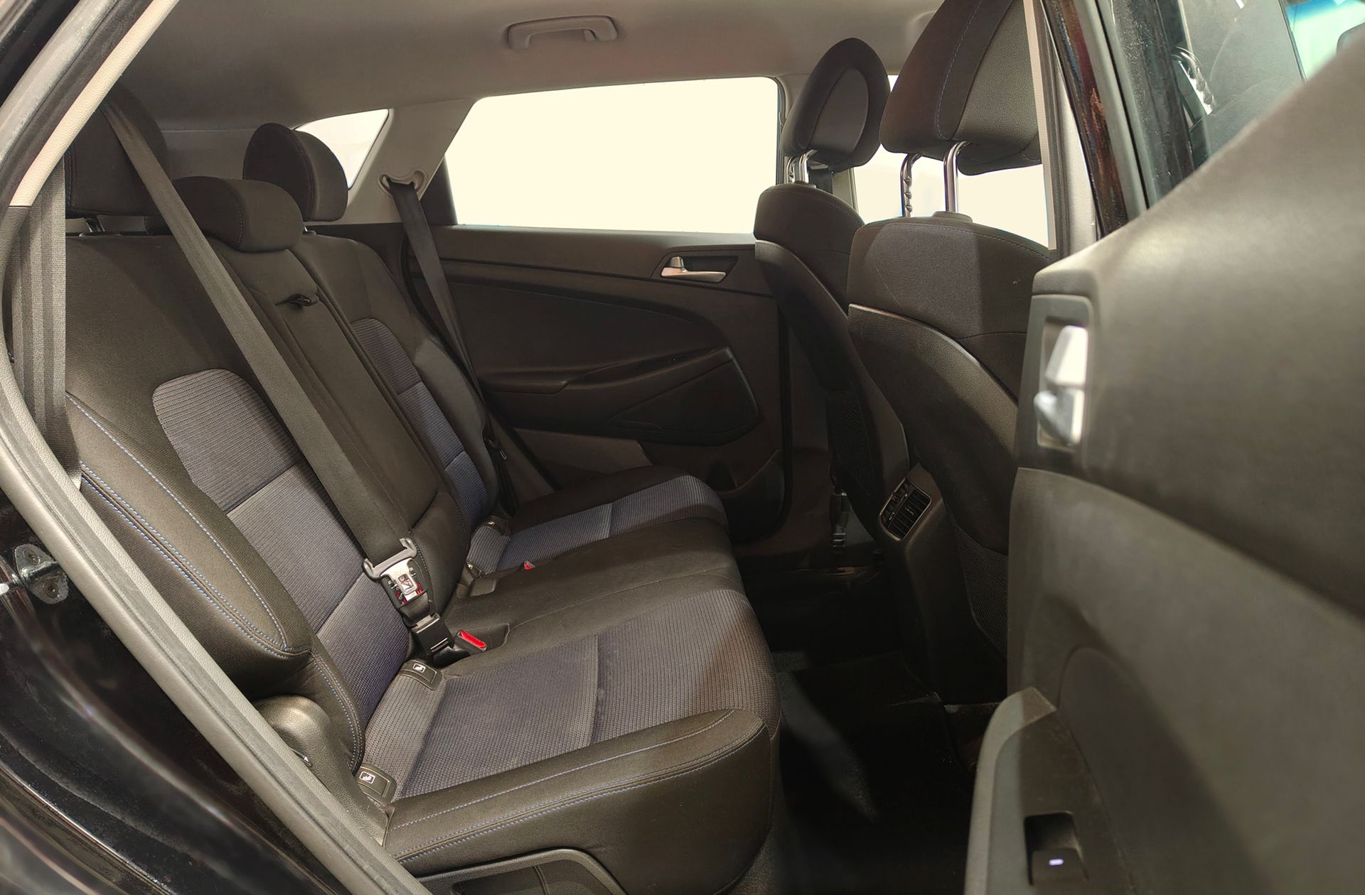 Hyundai Tucson 1.7 CRDi BlueDrive 25 Aniversario 4x2 - foto 17