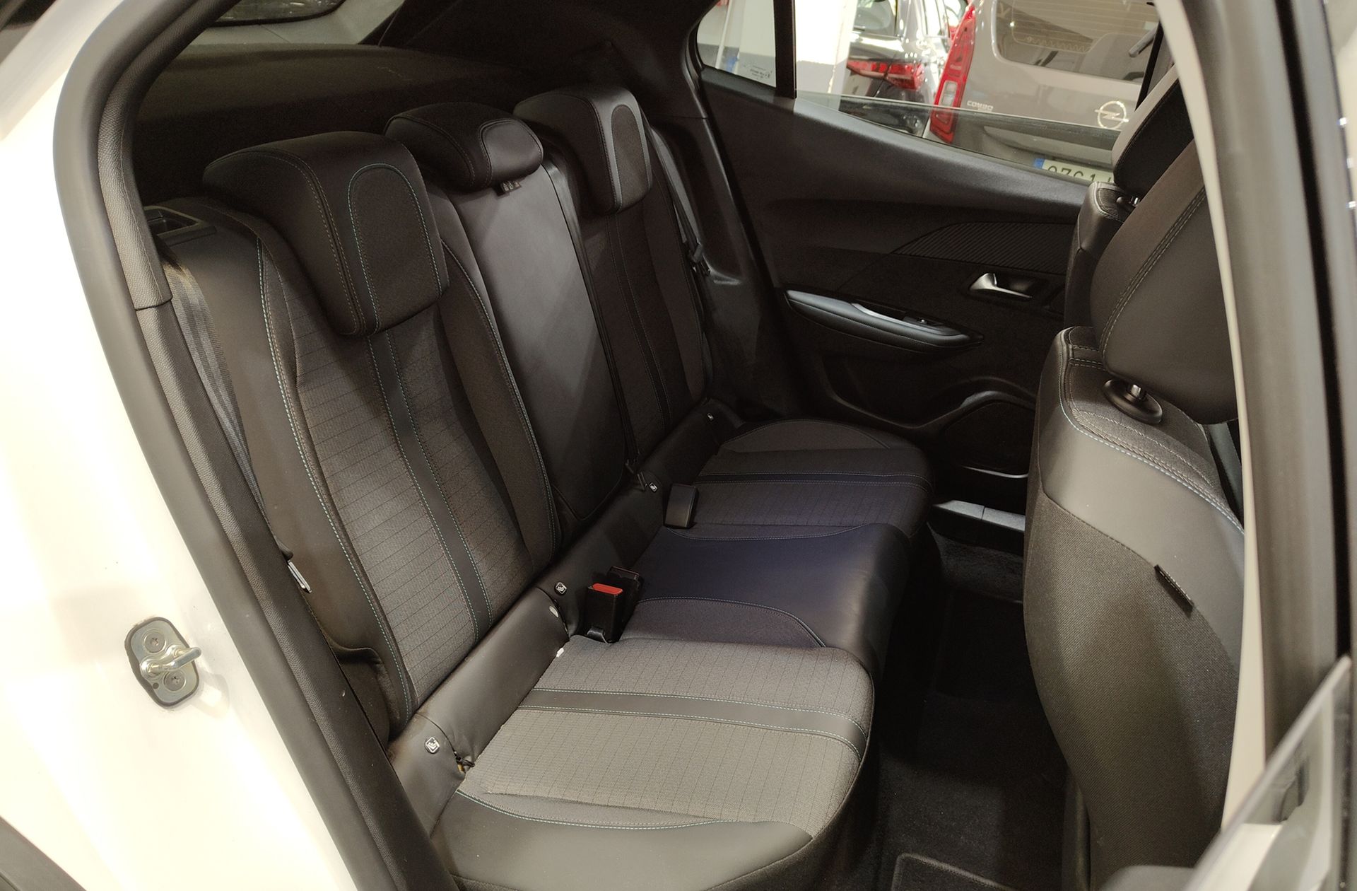 Peugeot 2008 PureTech 100 Allure - foto 16
