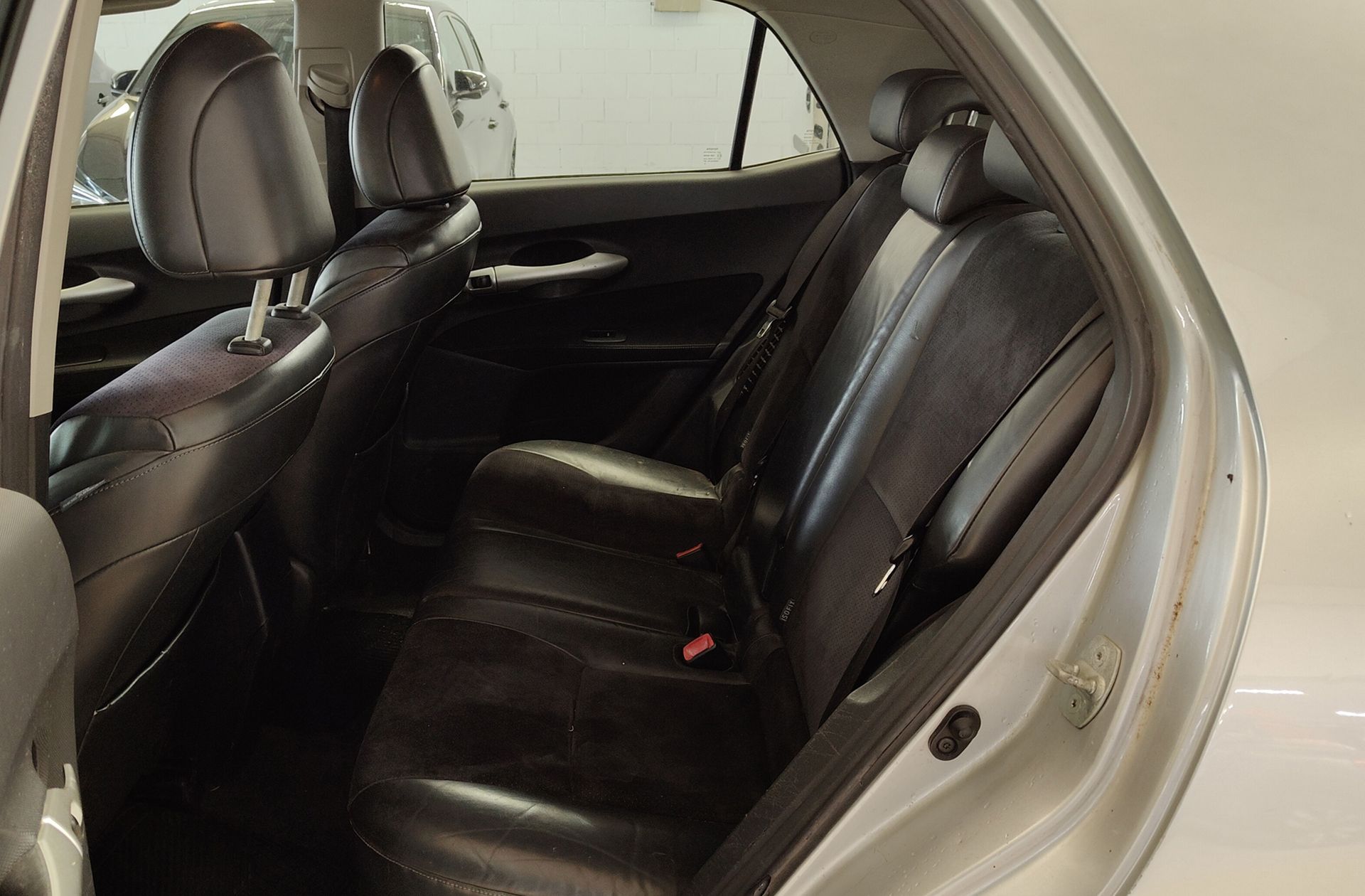 Toyota Auris 1.8 Hybrid Advance - foto 9