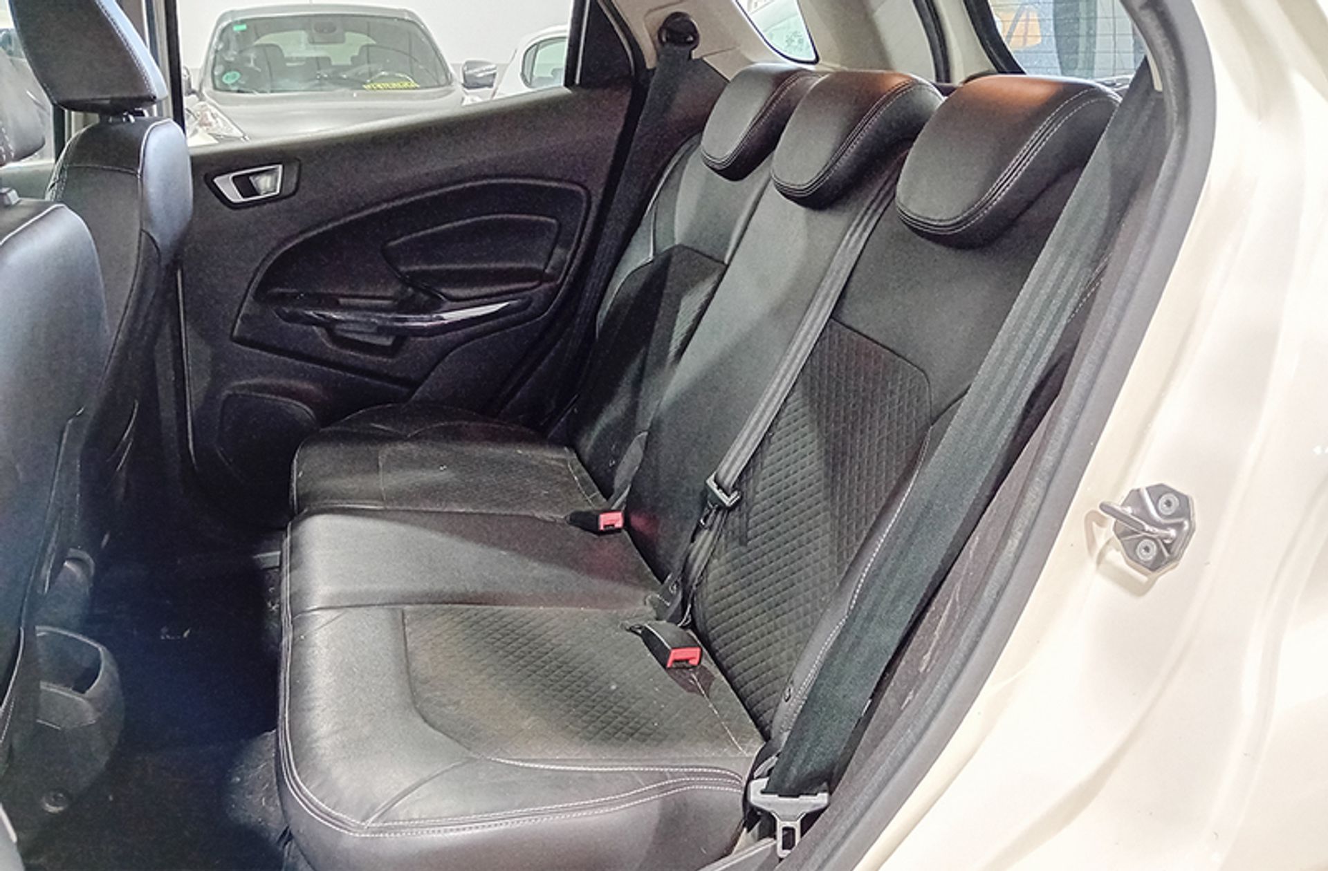 Ford EcoSport 1.5 TDCi Titanium - foto 10