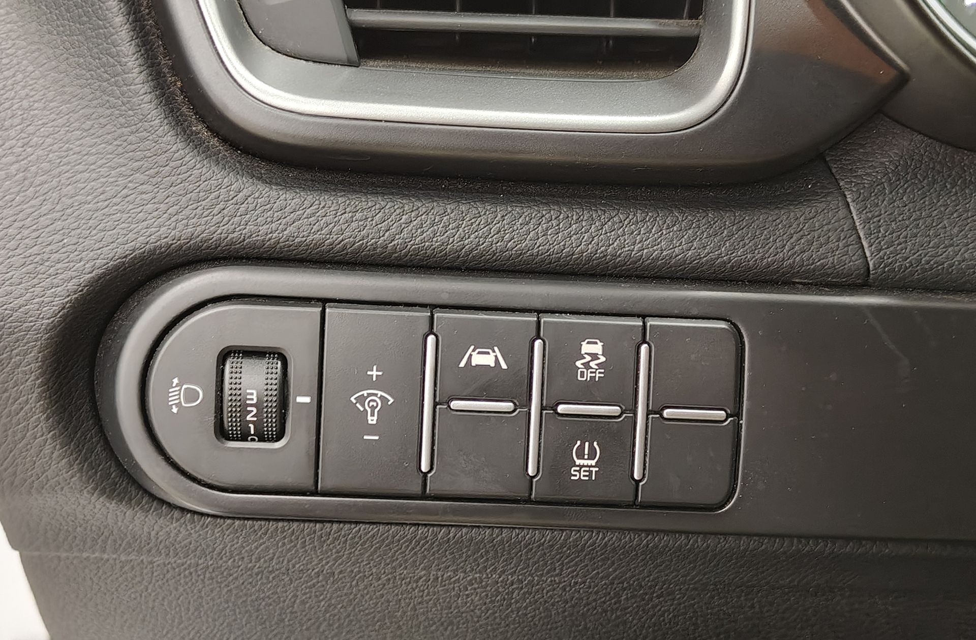 Kia Ceed 1.6 MHEV iMT Drive - foto 24