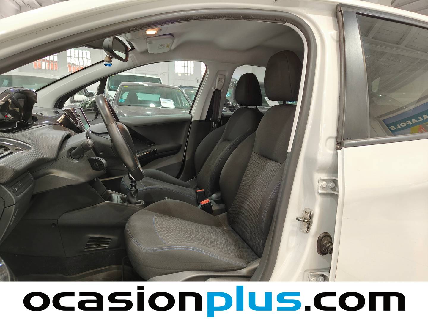 Foto asientos delanteros Peugeot 208 Peugeot 208 1.2 PureTech S&S Signature (110 CV)