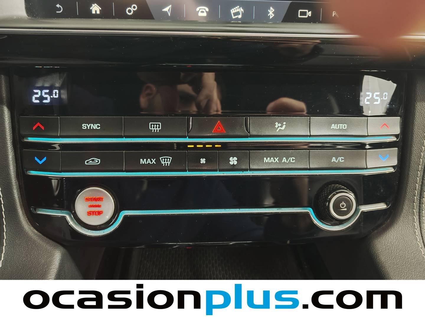 Foto Jaguar F-Pace Jaguar F-PACE 2.0T i4 R-Sport AWD Auto (250 CV)