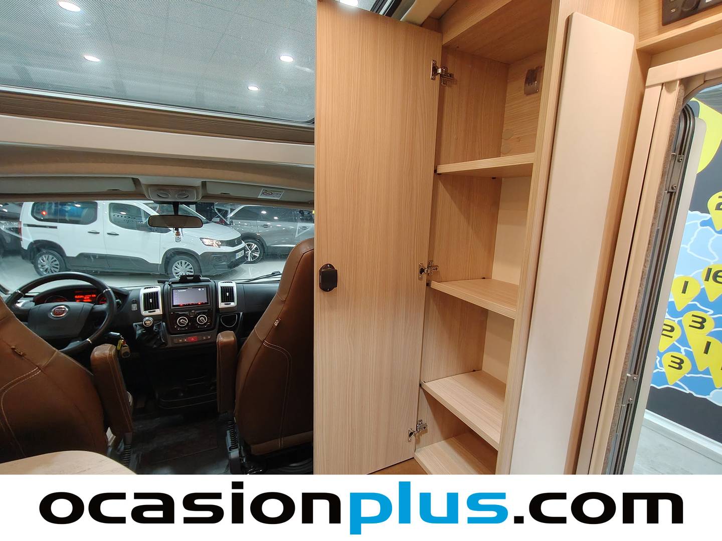 Foto Burstner BT5902 Burstner BT5902 BT5902 Travel Van T-590 (150 CV) 4 Plazas