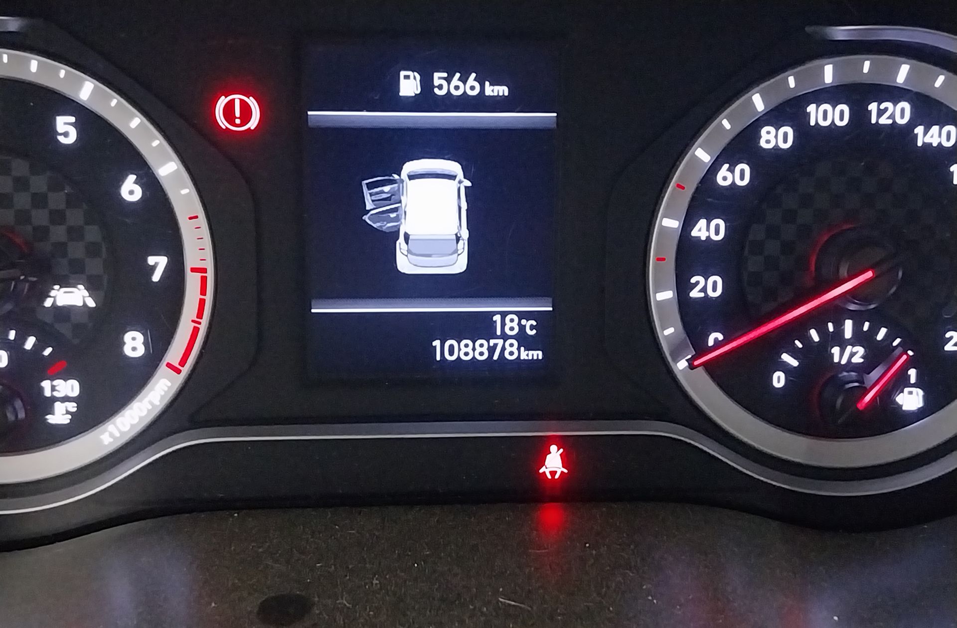 Hyundai i10 1.0 Essence - foto 7