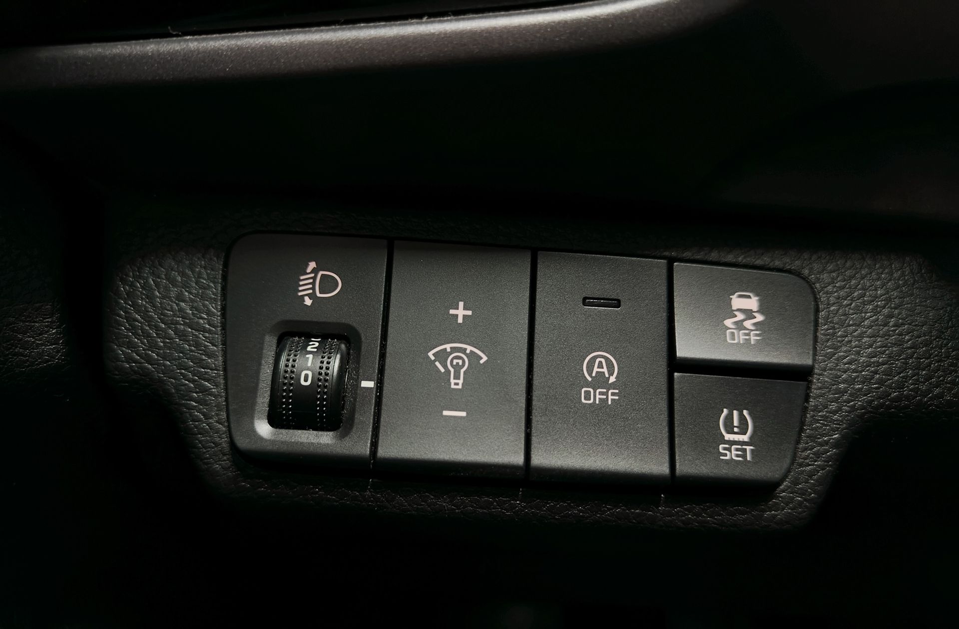 Kia Stonic 1.0 T-GDi MHEV Drive iMT - foto 23