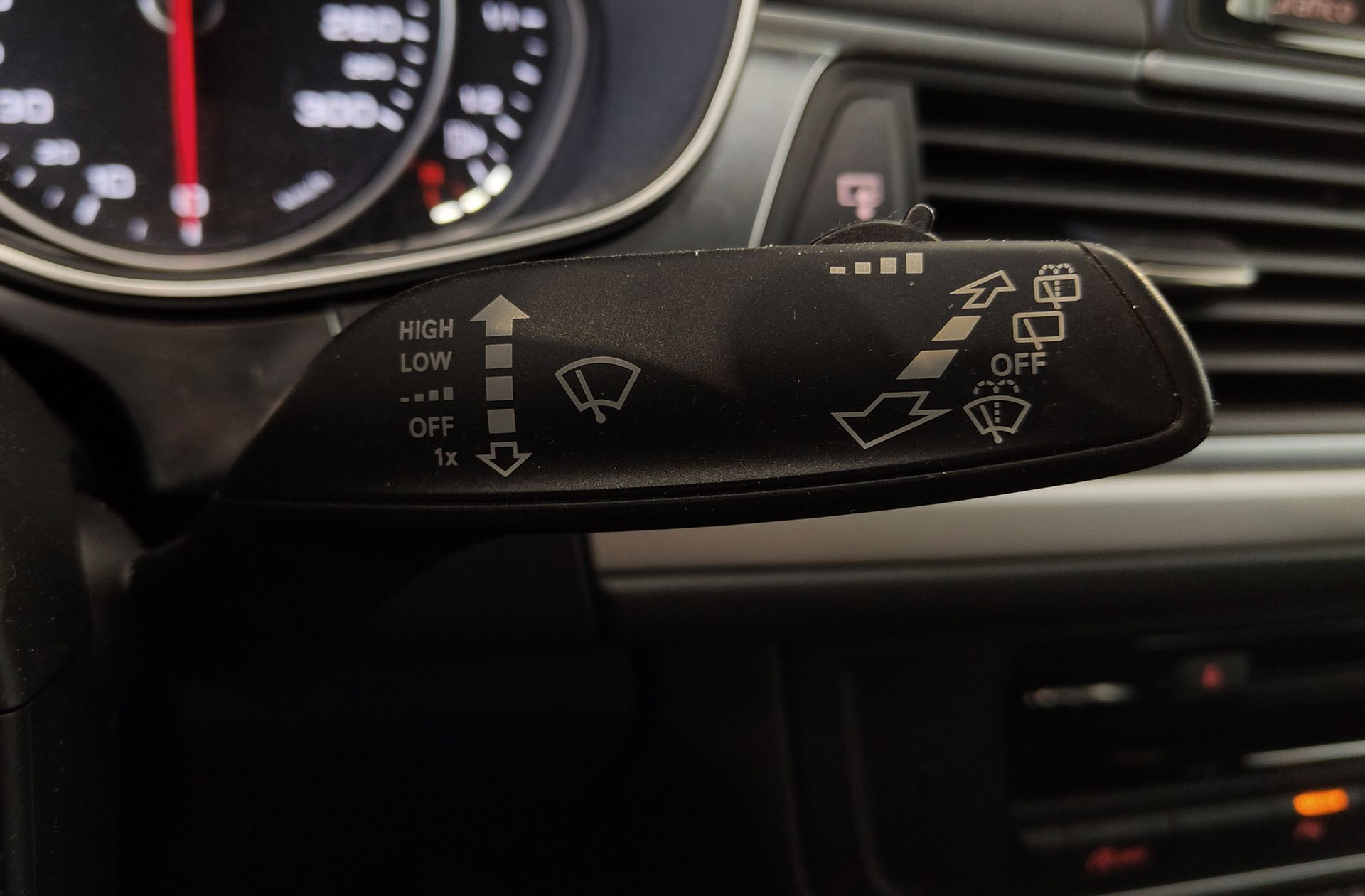 Audi A6 Avant S line 2.0 TDI ultra S tronic - foto 27