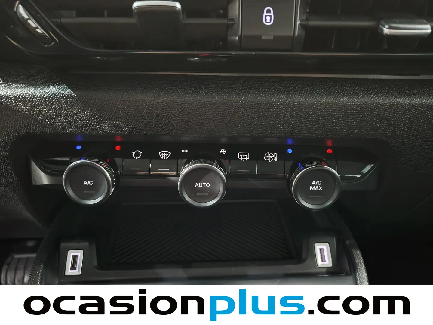 Foto Citroën C4 X Citroen C4 X PureTech 130 S&S Plus EAT8 (131 CV)