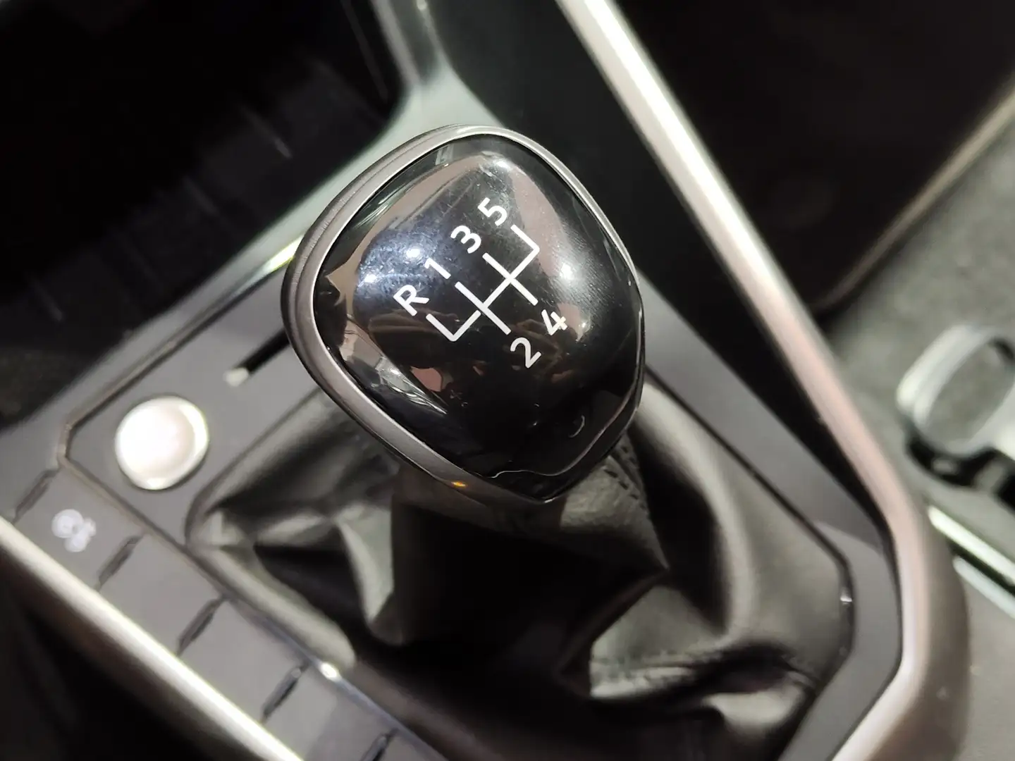 Foto Volkswagen Taigo Volkswagen Taigo ``Más`` 1.0 TSI (95 CV)