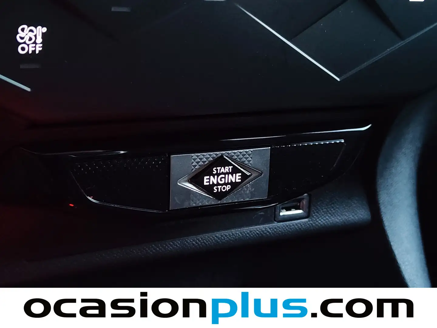 Foto DS DS 3 Crossback DS DS3 Crossback BlueHDi 100 So Chic (100 CV)